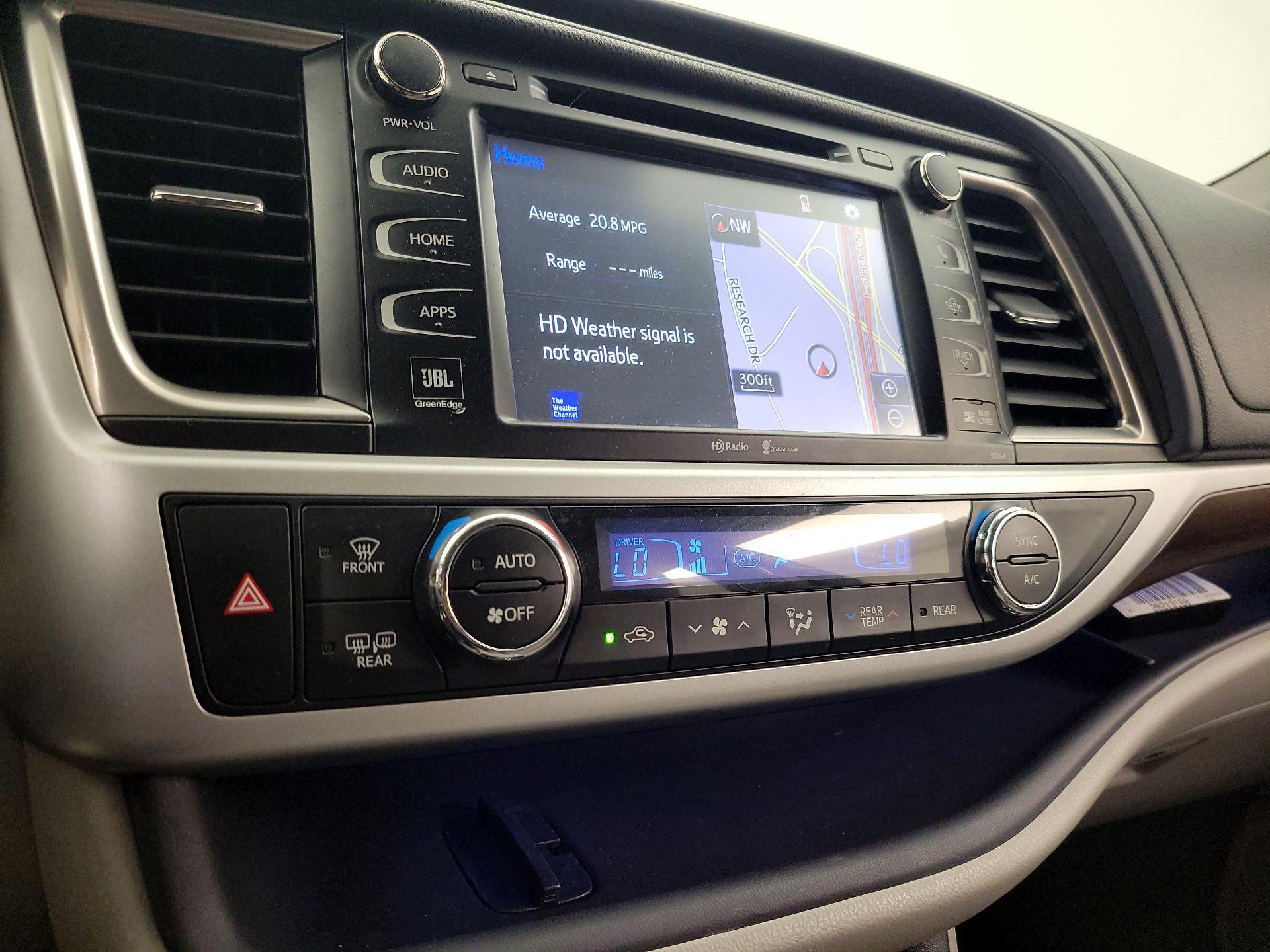 Thumbnail: 2014 Toyota Highlander - 17