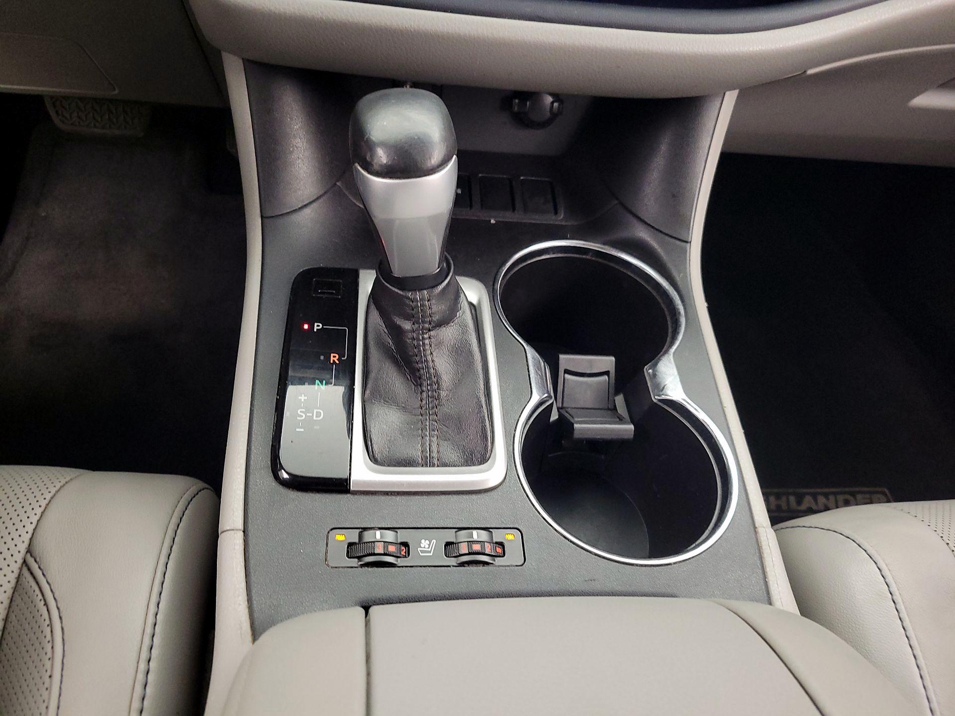 Thumbnail: 2014 Toyota Highlander - 18