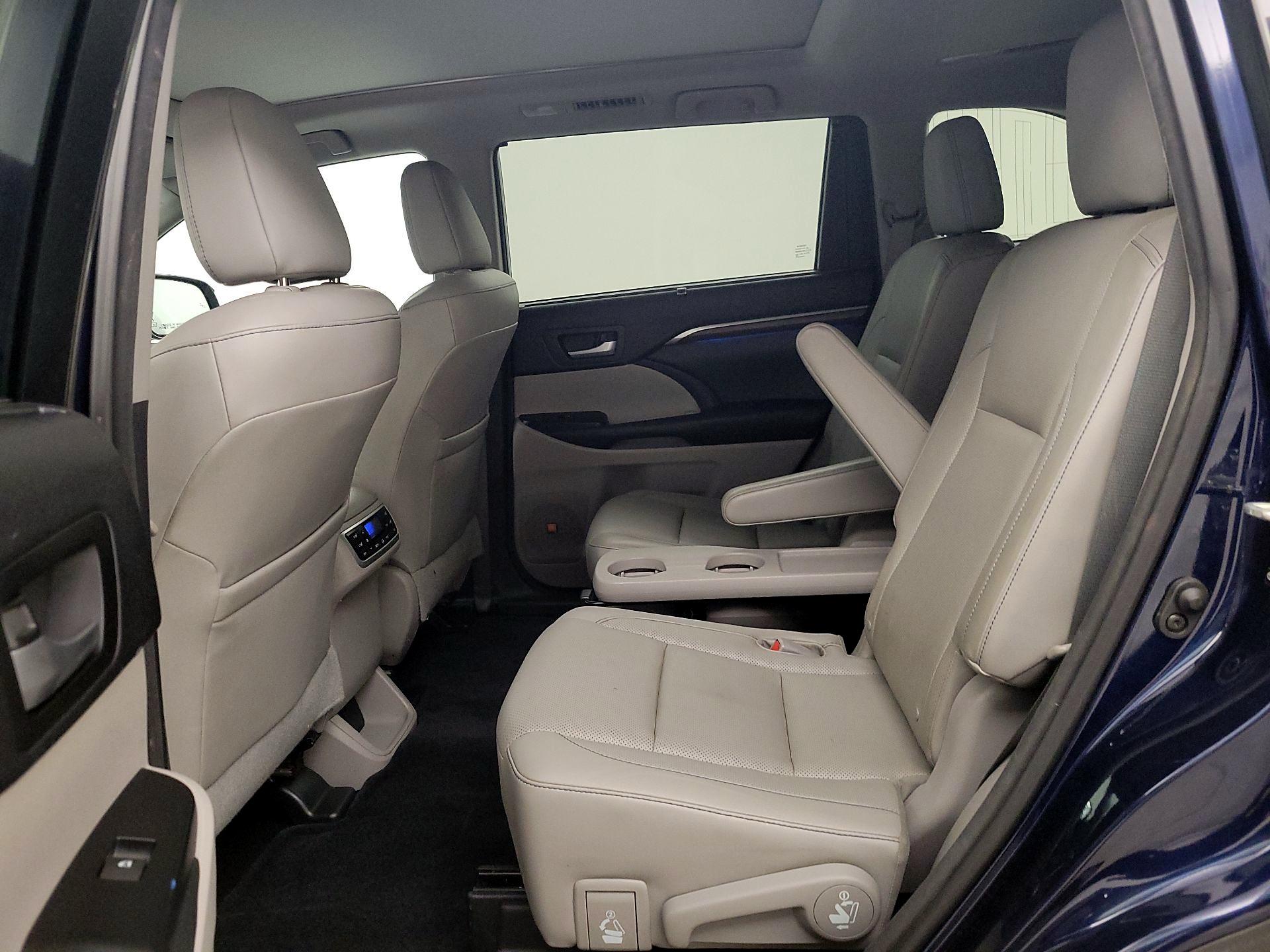 Thumbnail: 2014 Toyota Highlander - 20