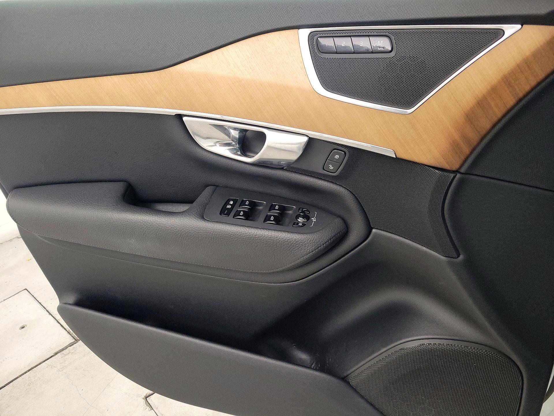 Thumbnail: 2021 Volvo XC90 - 10