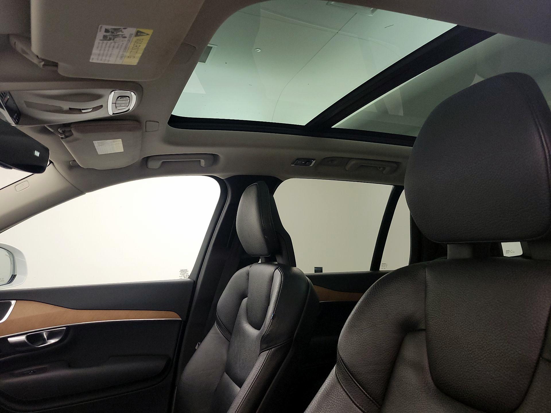 Thumbnail: 2021 Volvo XC90 - 17