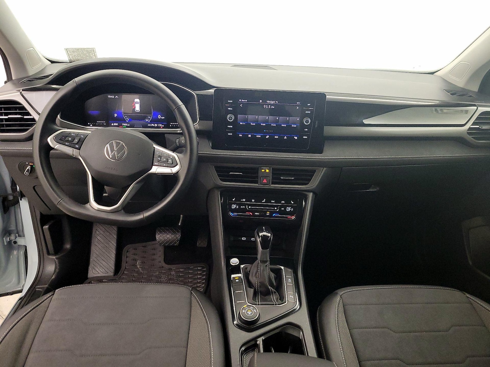 2025 Volkswagen Taos SE Black - Photo 10