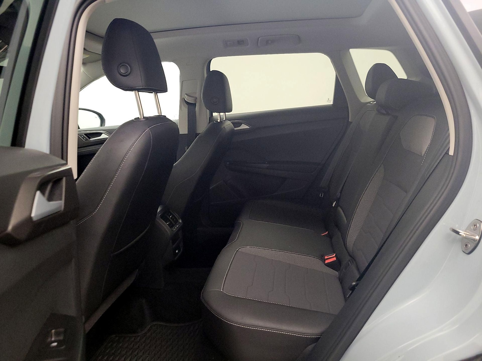 2025 Volkswagen Taos SE Black - Photo 20