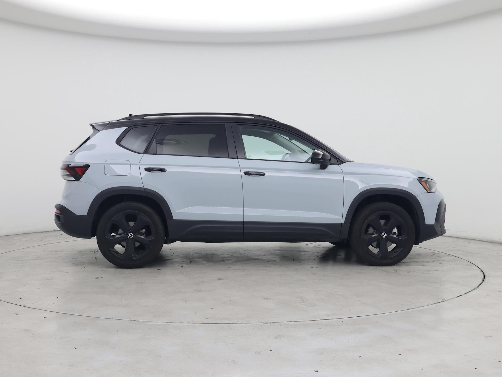 2025 Volkswagen Taos SE Black - Photo 8