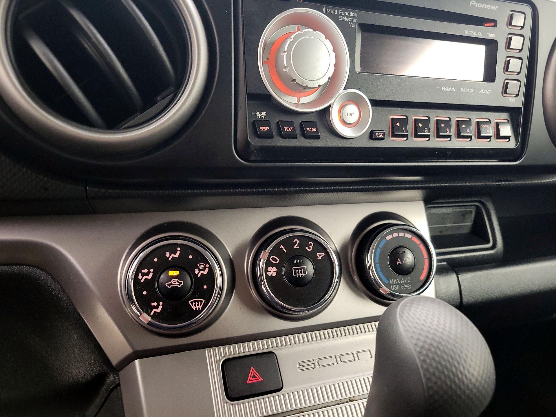 Thumbnail: 2014 Scion xB - 15