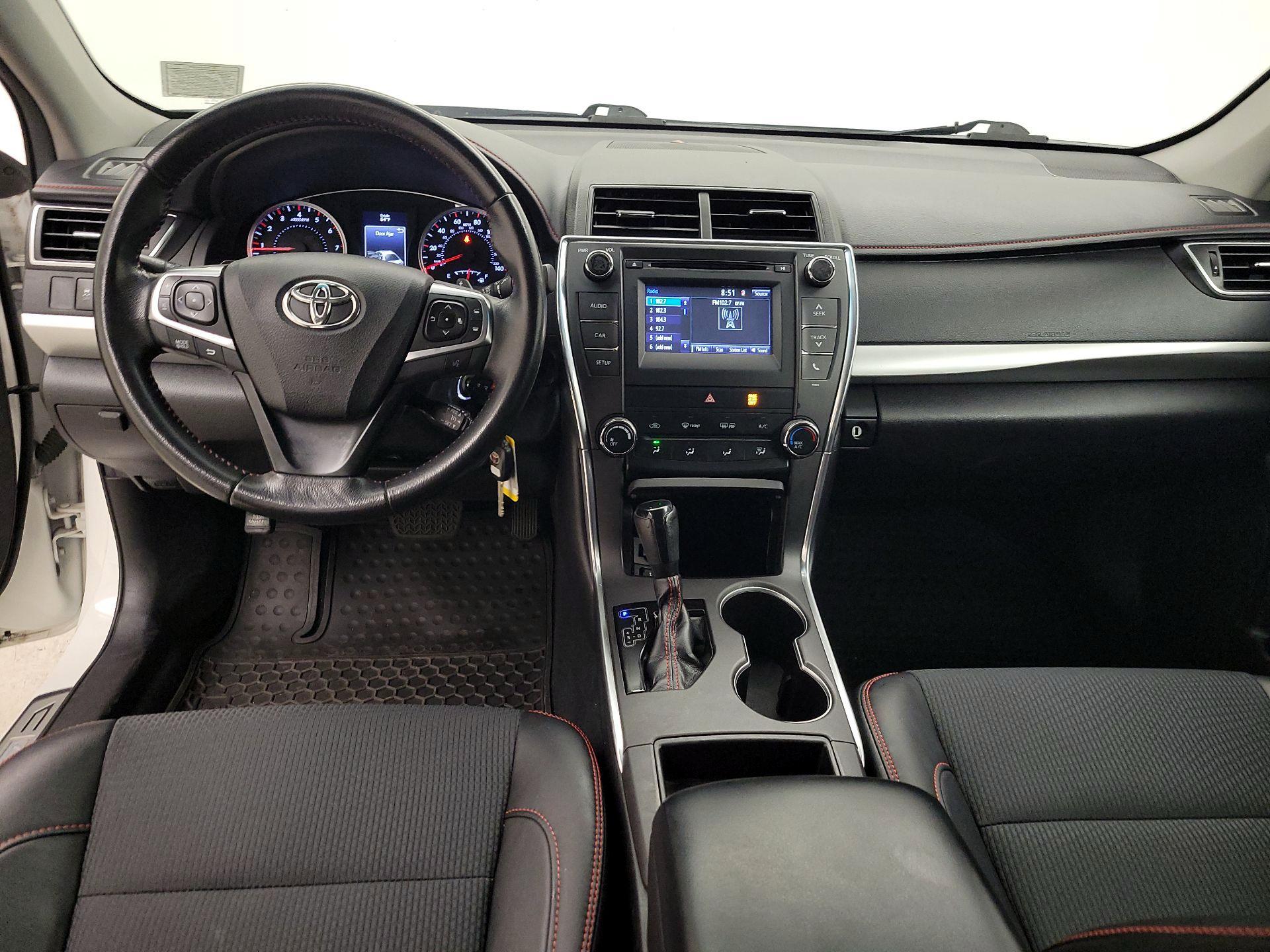 Thumbnail: 2017 Toyota Camry - 9