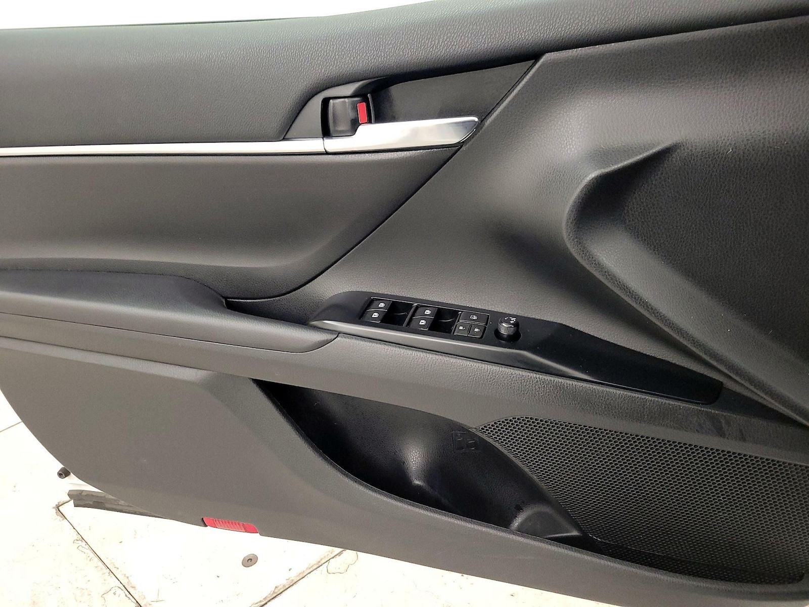 2020 Toyota Camry SE Nightshade - Photo 13