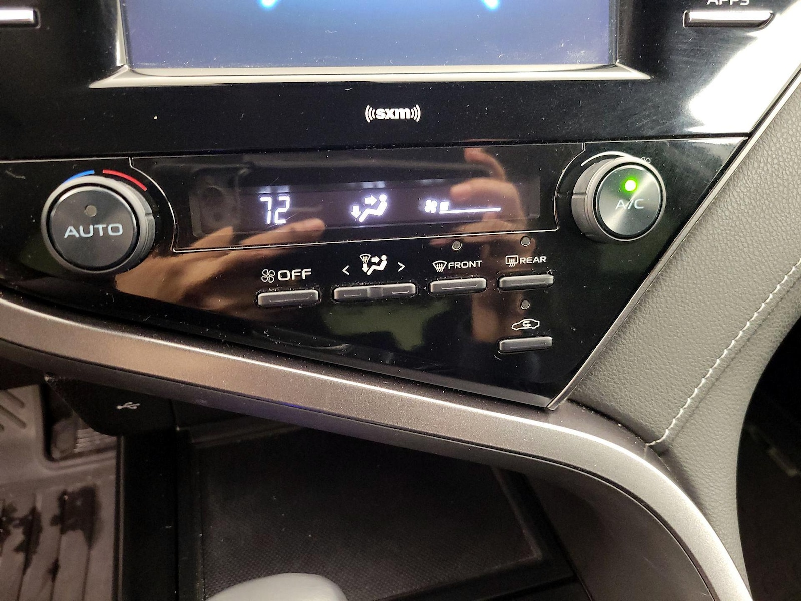 2020 Toyota Camry SE Nightshade - Photo 17