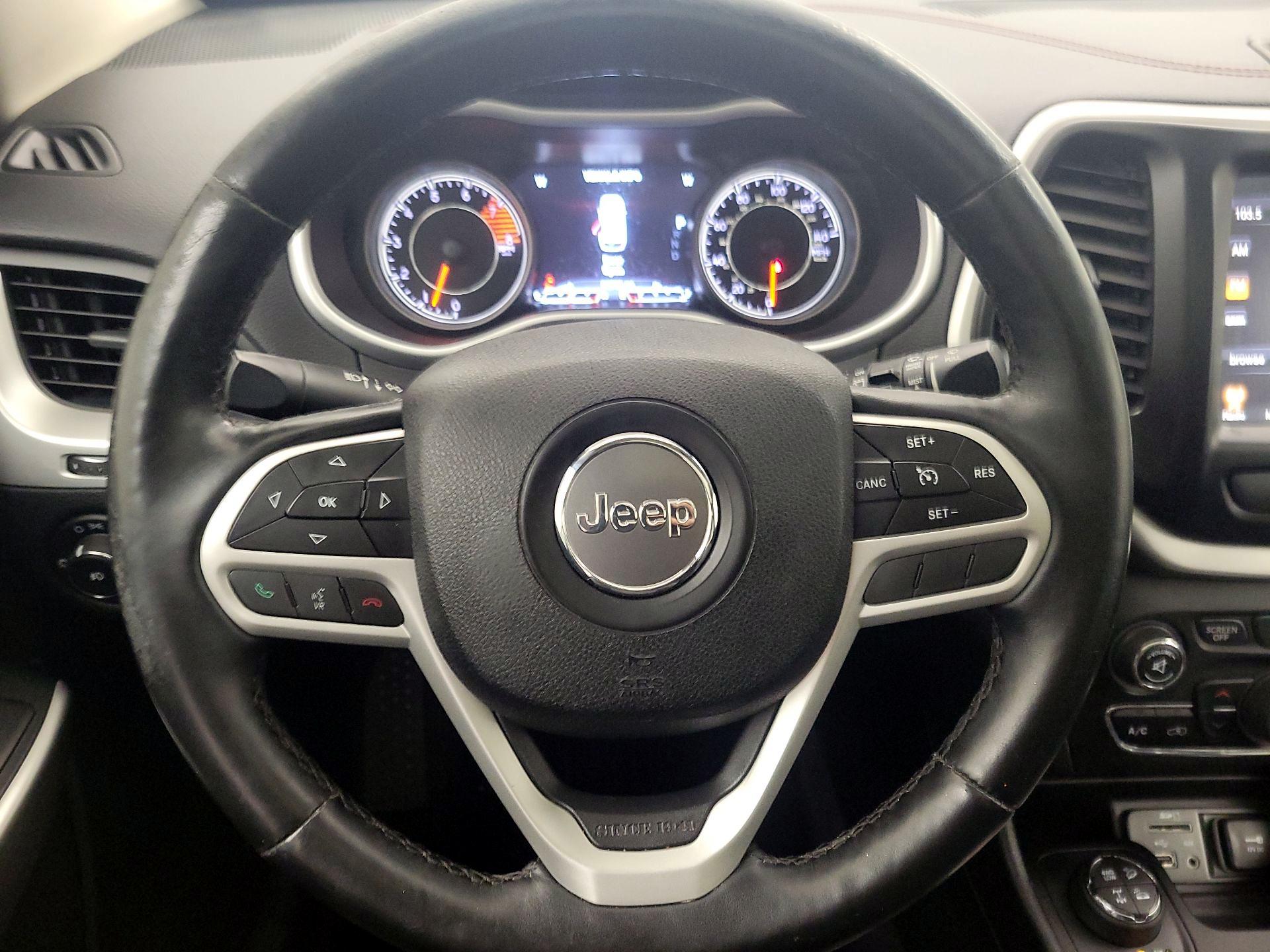 Thumbnail: 2017 Jeep Cherokee - 10