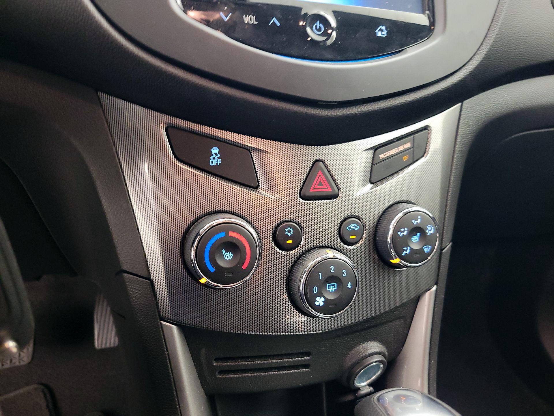 Thumbnail: 2015 Chevrolet Trax - 14