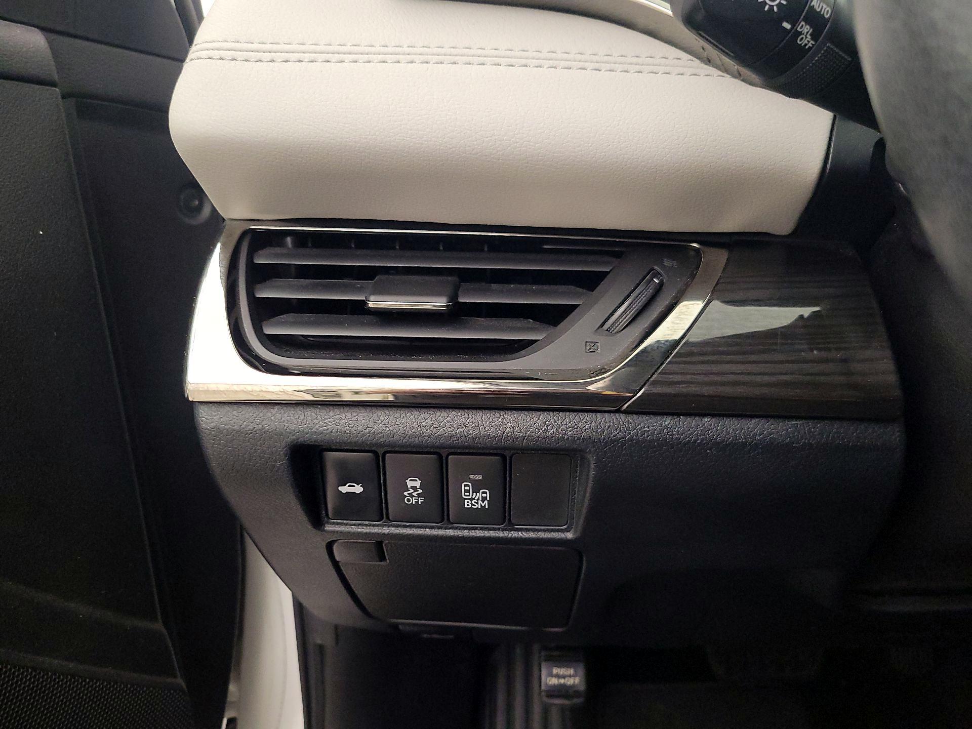 Thumbnail: 2015 Toyota Avalon - 13