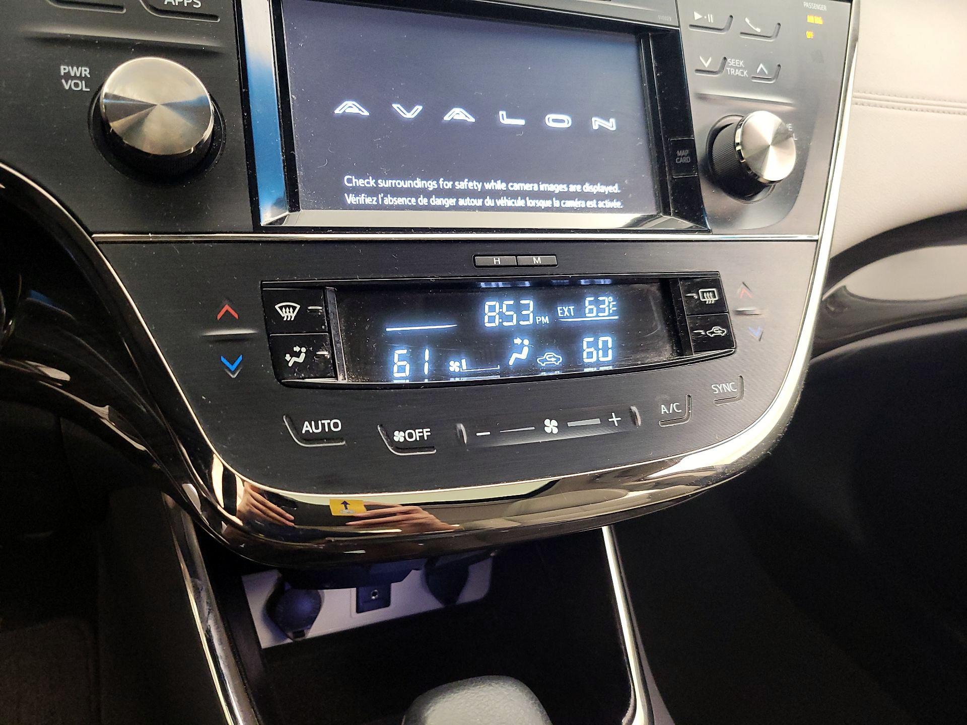 Thumbnail: 2015 Toyota Avalon - 17