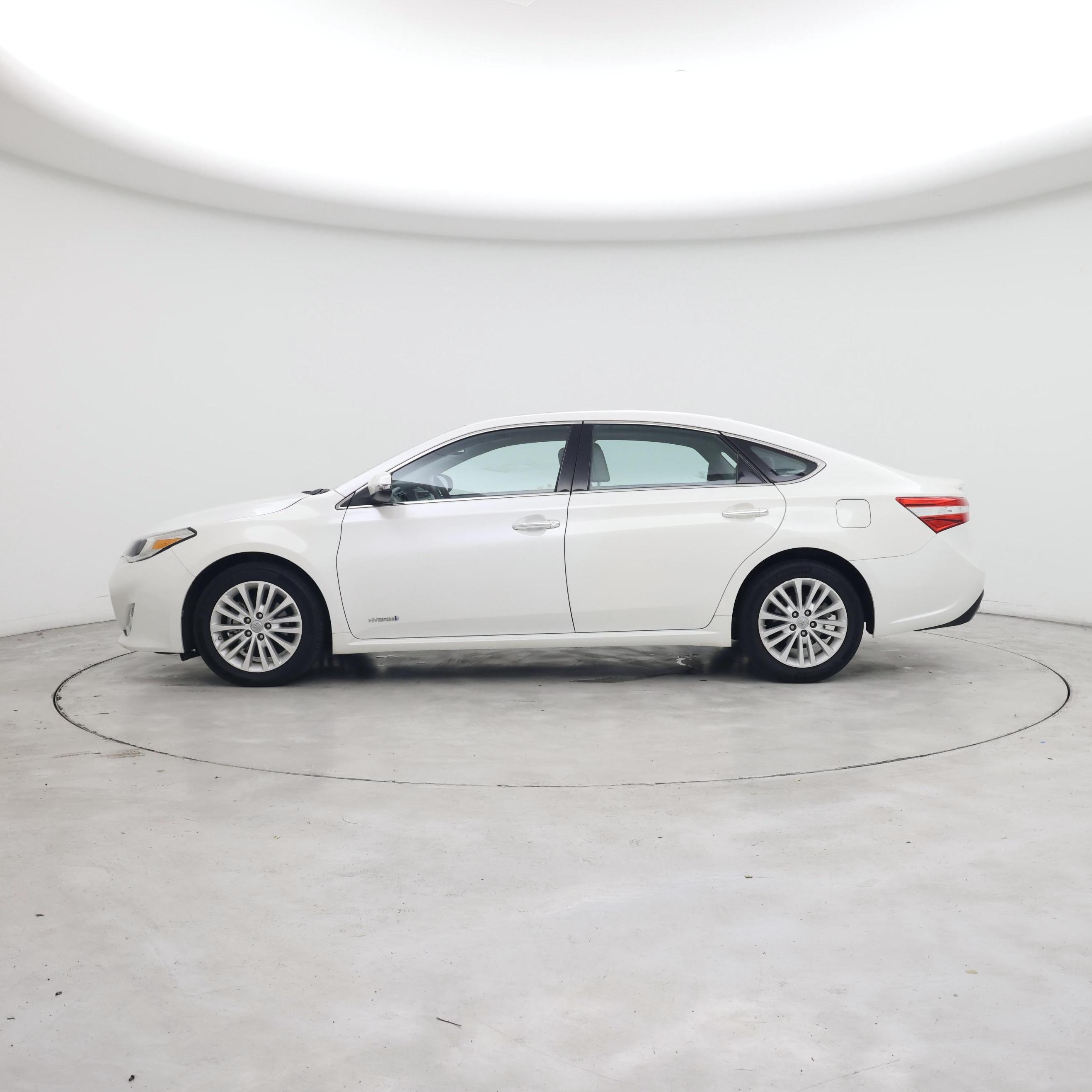 Thumbnail: 2015 Toyota Avalon - 3