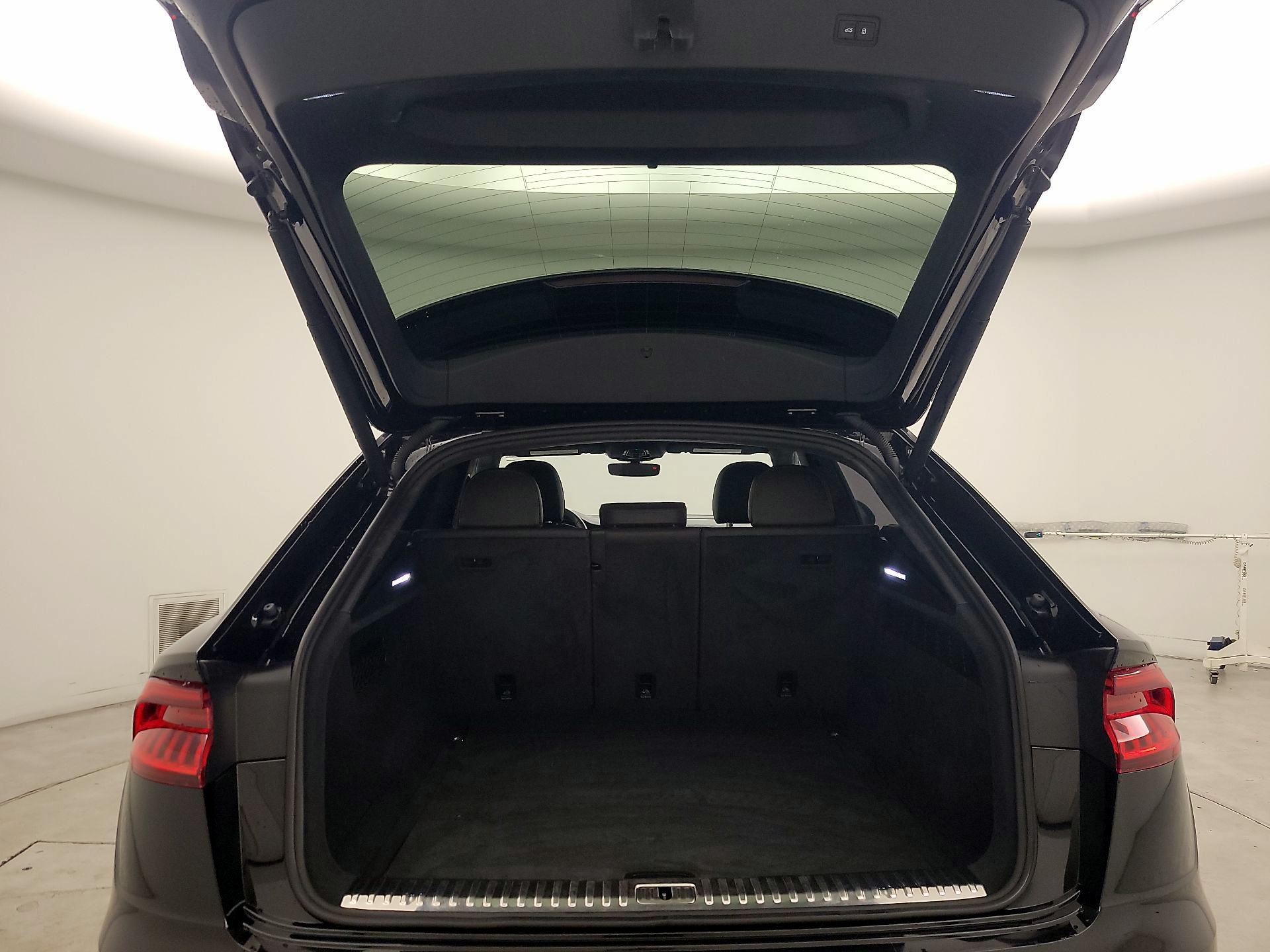 Thumbnail: 2020 Audi Q8 - 19