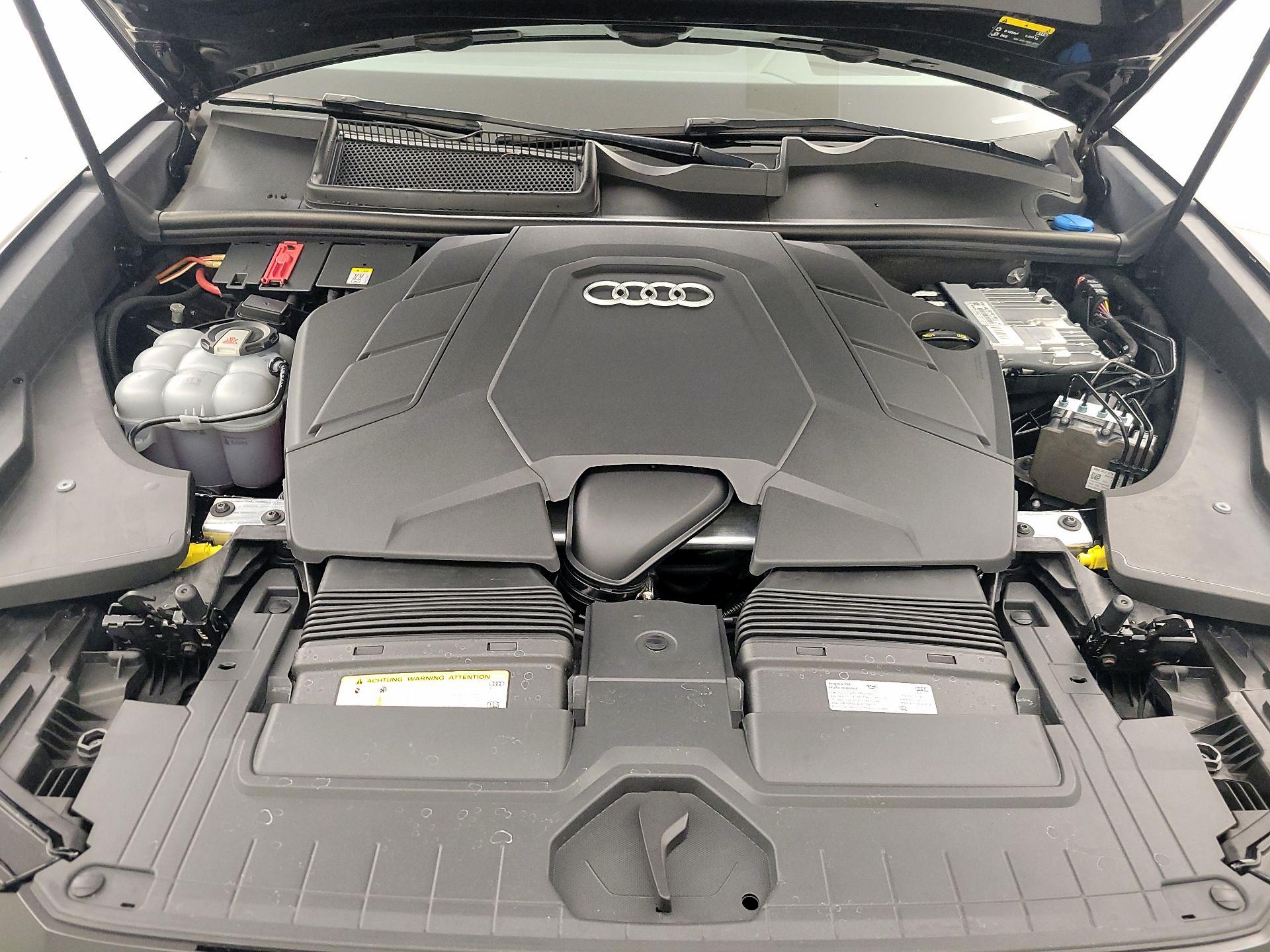 Thumbnail: 2020 Audi Q8 - 20
