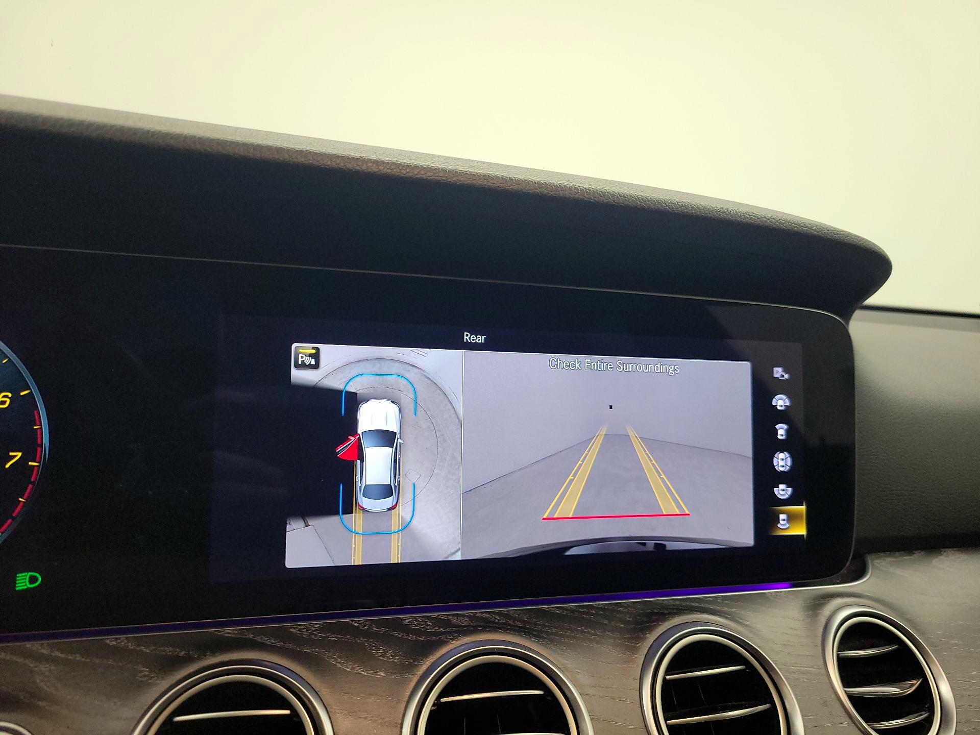 Thumbnail: 2021 Mercedes-Benz E-Class - 14