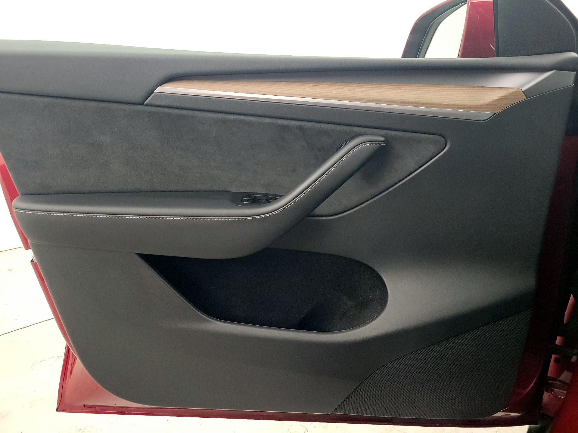 Thumbnail: 2025 Tesla Model Y - 12