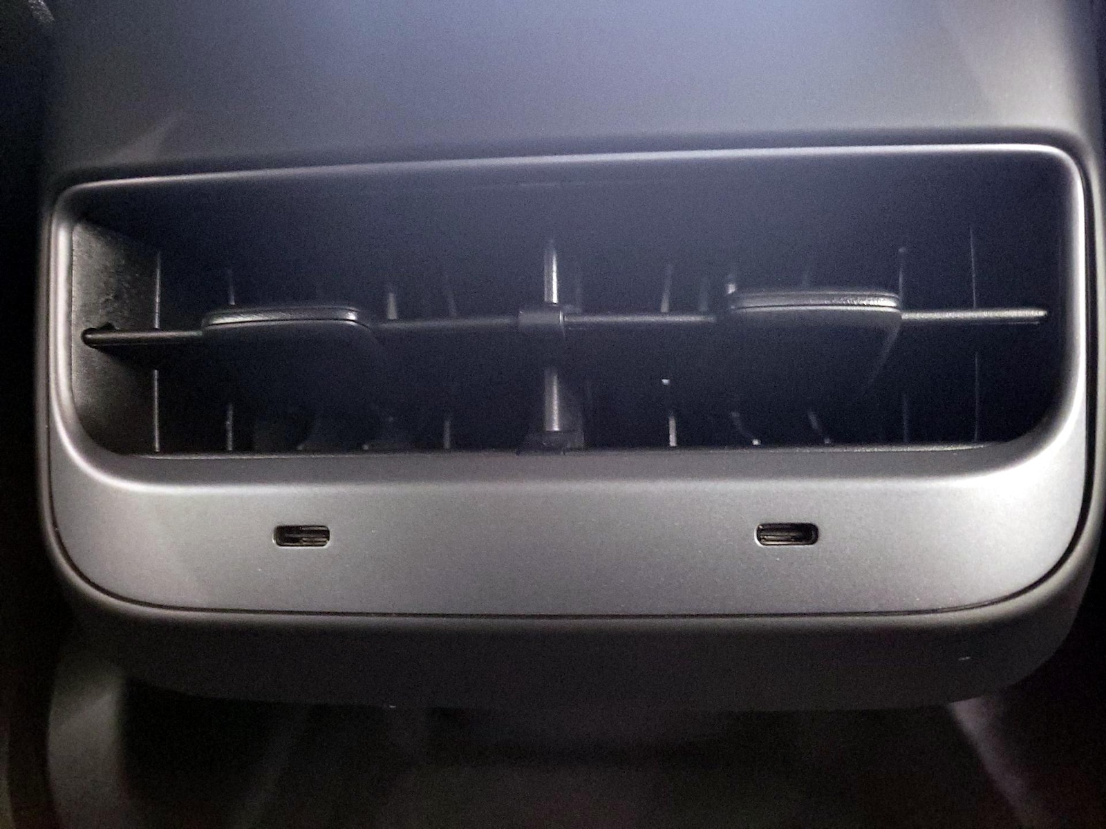 2025 Tesla Model Y Long Range - Photo 19