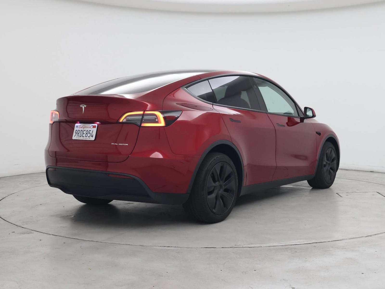 2025 Tesla Model Y Long Range - Photo 9