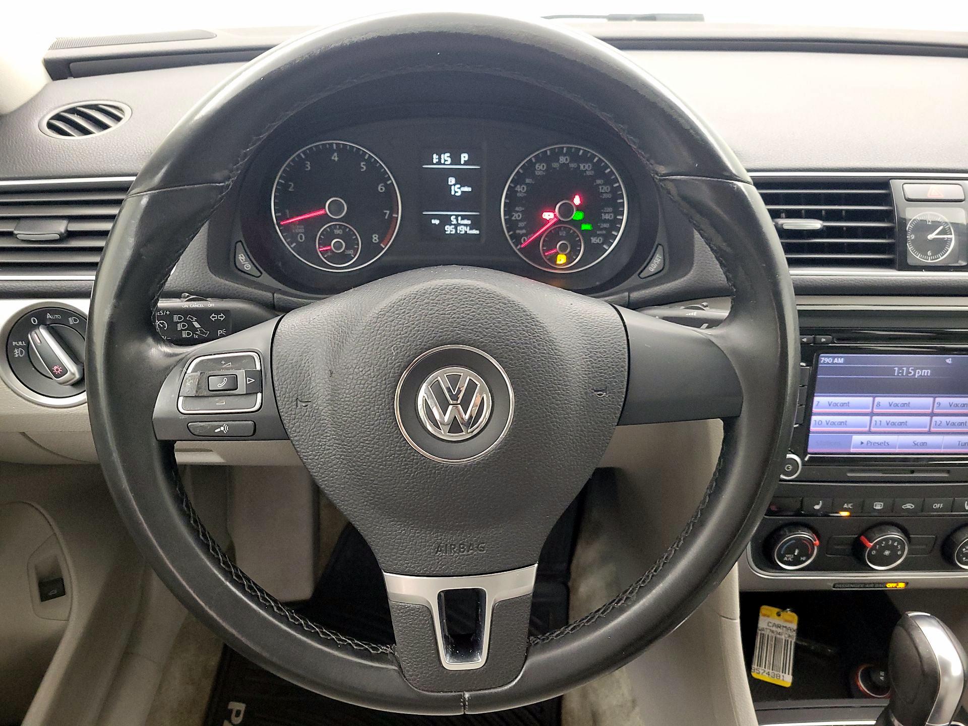 Thumbnail: 2015 Volkswagen Passat - 10