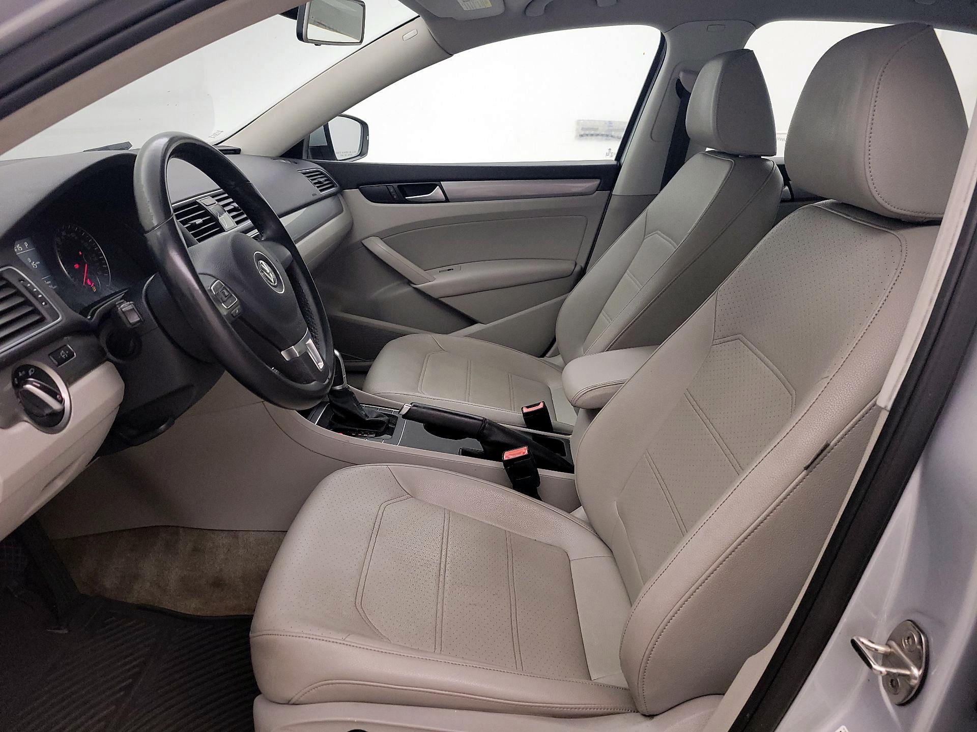 Thumbnail: 2015 Volkswagen Passat - 11