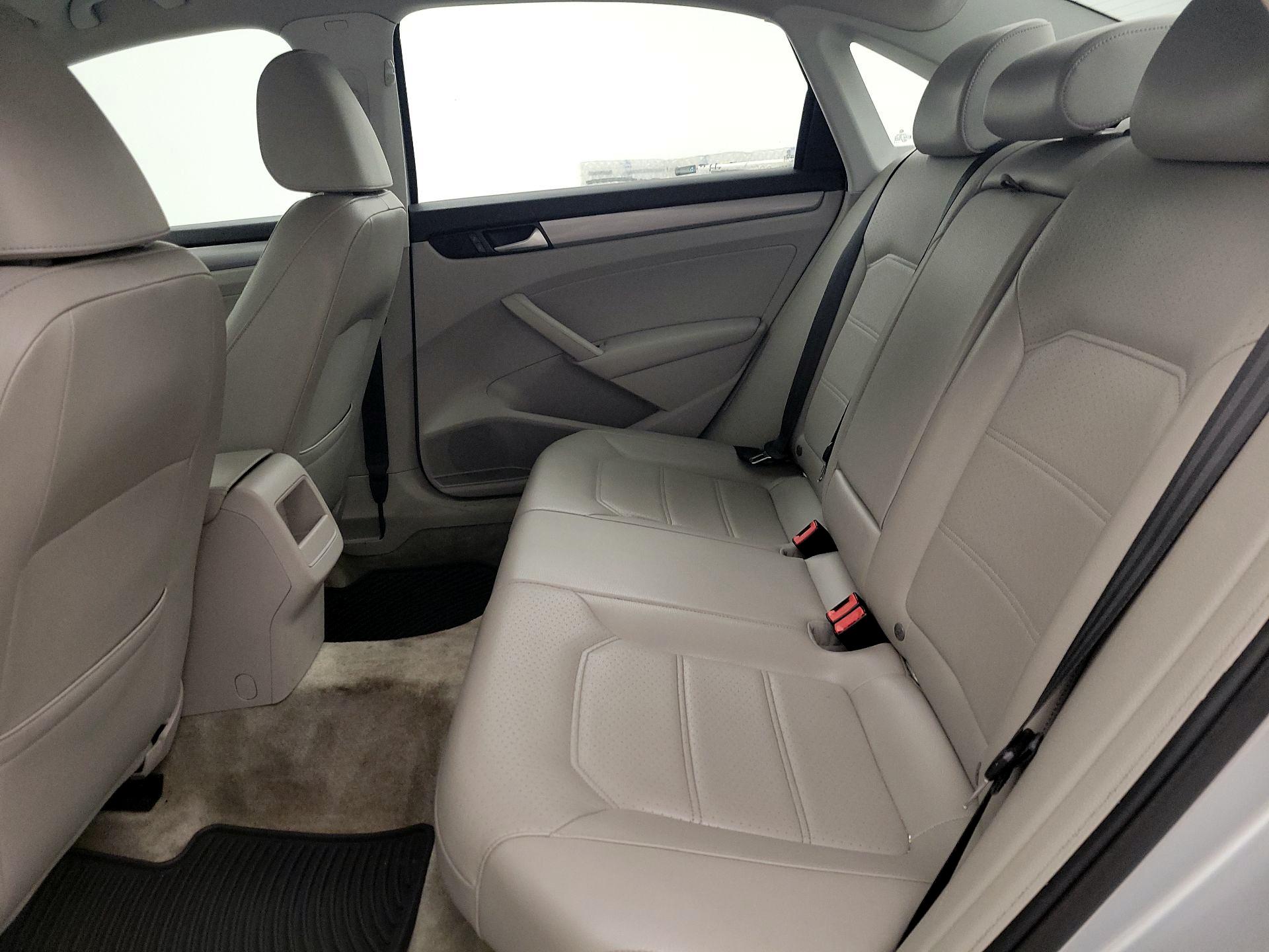 Thumbnail: 2015 Volkswagen Passat - 17