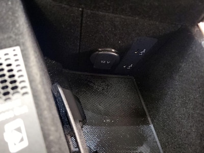 USB/AUX Ports