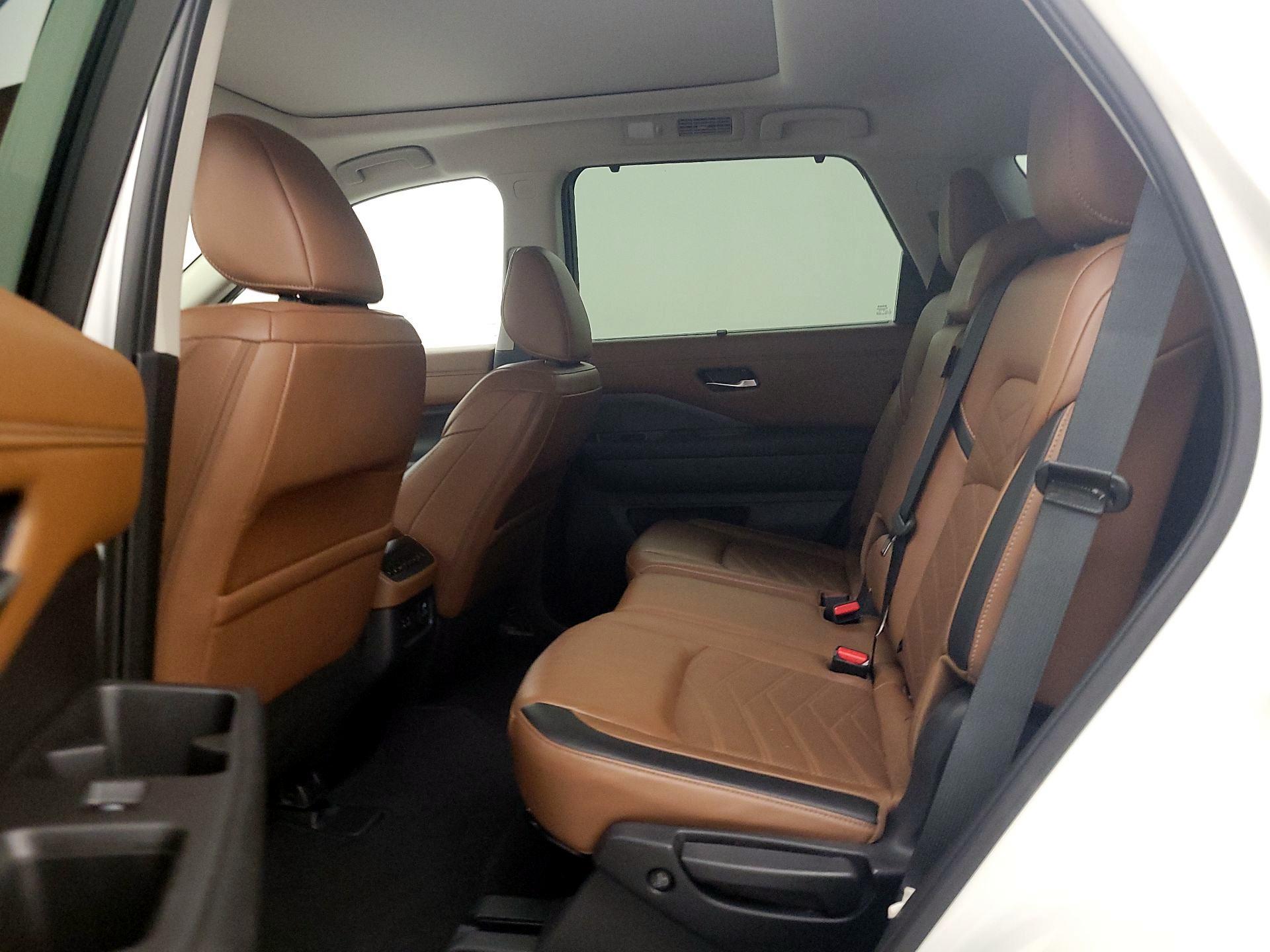Thumbnail: 2023 Nissan Pathfinder - 19