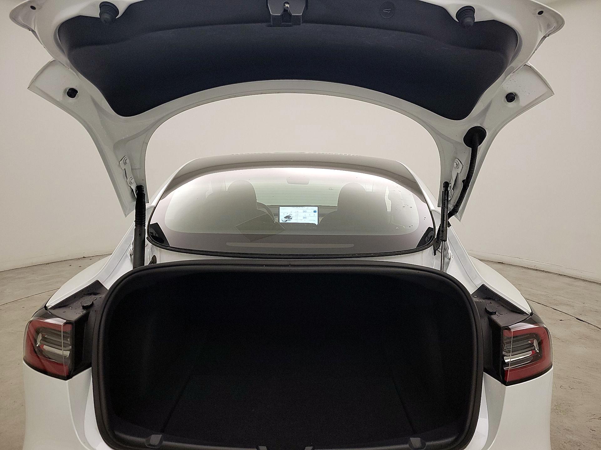 Thumbnail: 2023 Tesla Model 3 - 19