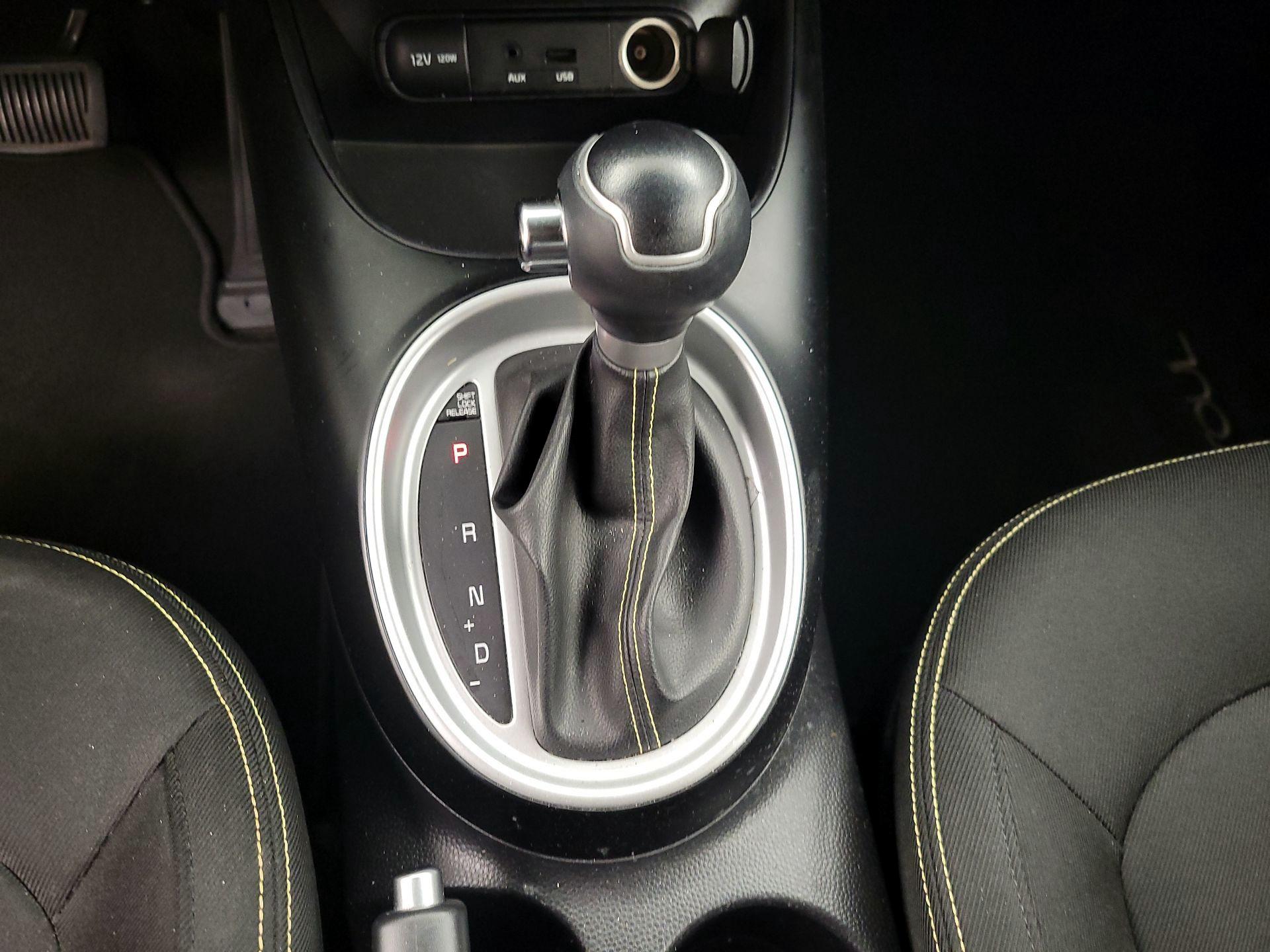 Thumbnail: 2015 Kia Soul - 16