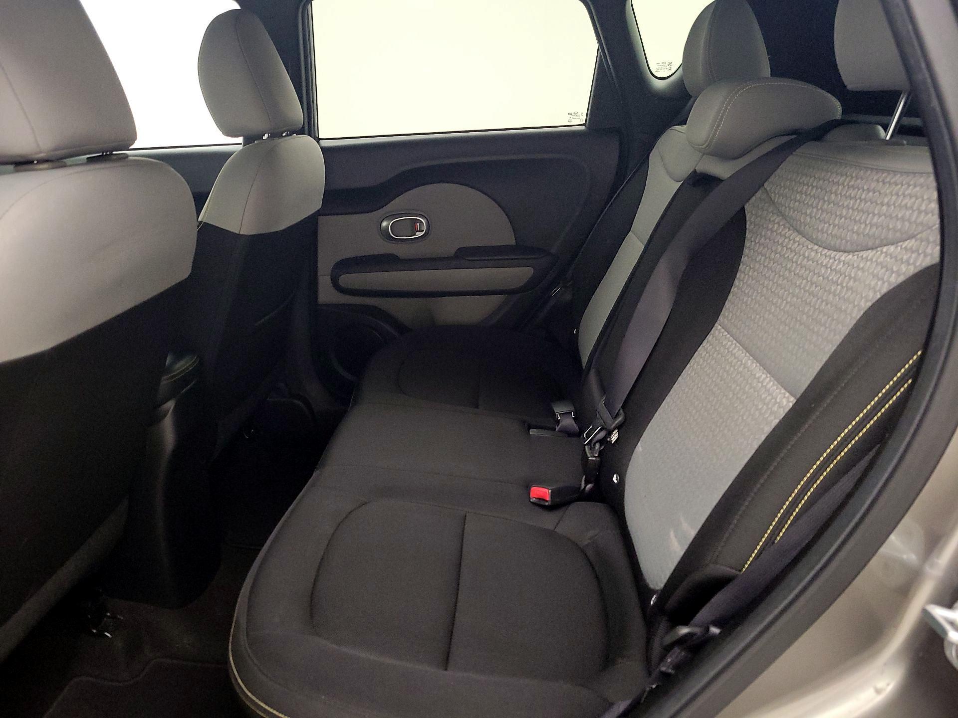 Thumbnail: 2015 Kia Soul - 18