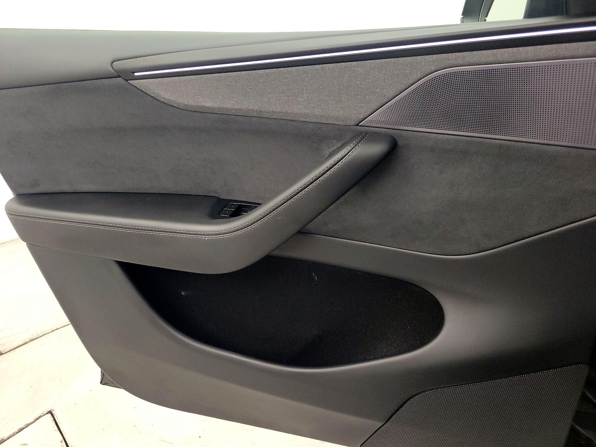 Thumbnail: 2026 Tesla Model Y - 10