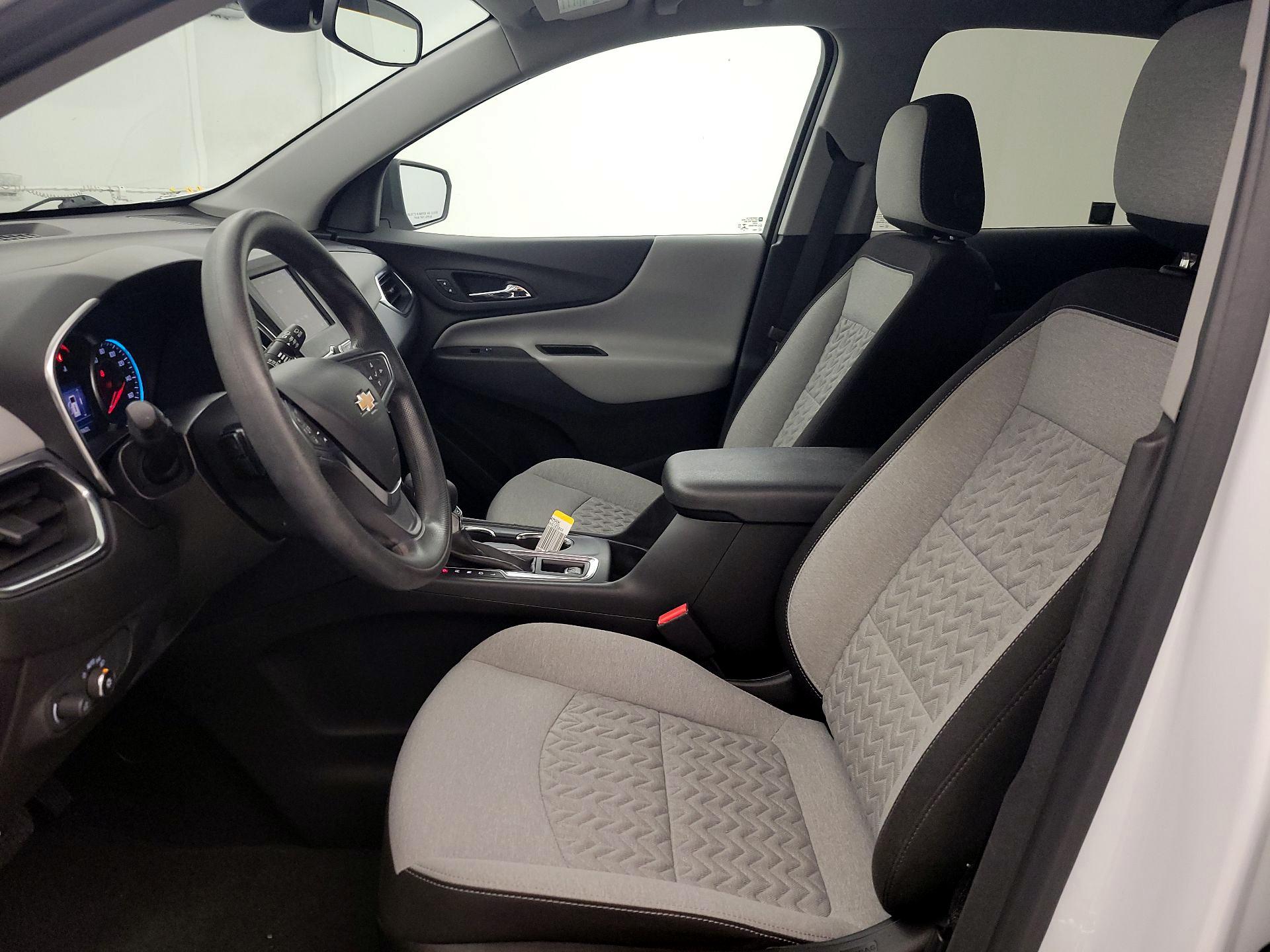 Thumbnail: 2022 Chevrolet Equinox - 9