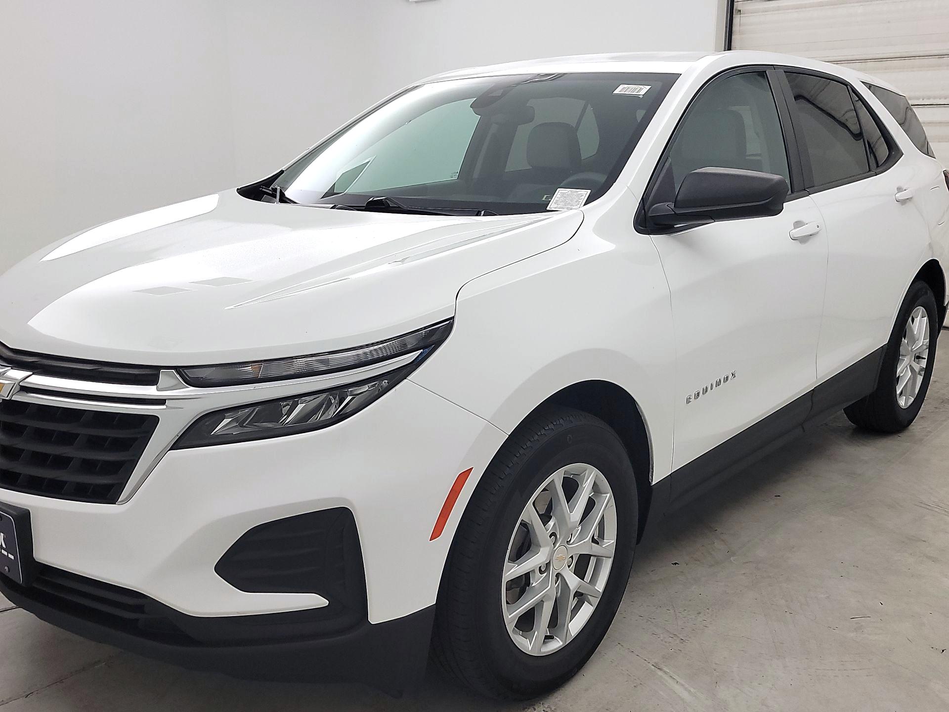 Thumbnail: 2022 Chevrolet Equinox - 3