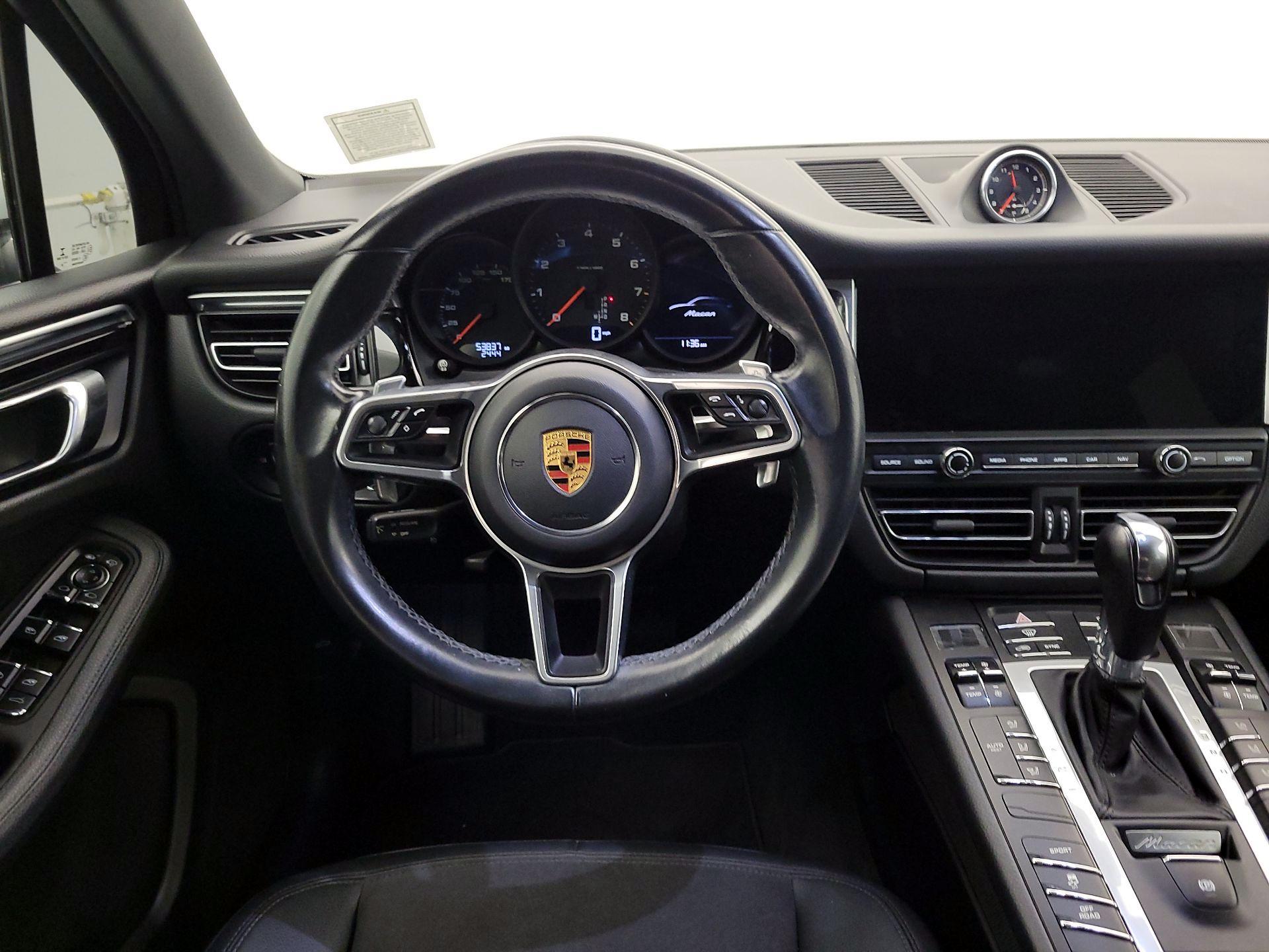 Thumbnail: 2020 Porsche Macan - 10