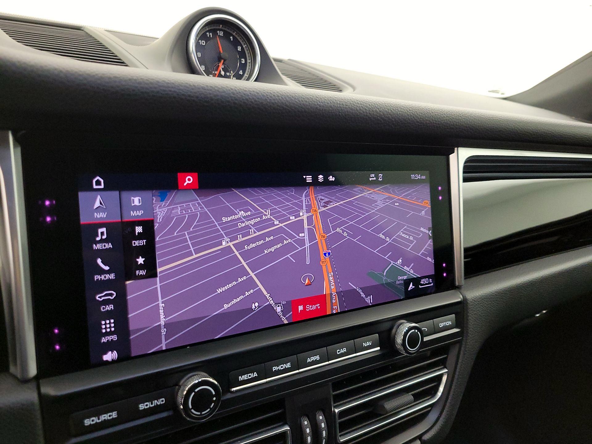 Thumbnail: 2020 Porsche Macan - 14