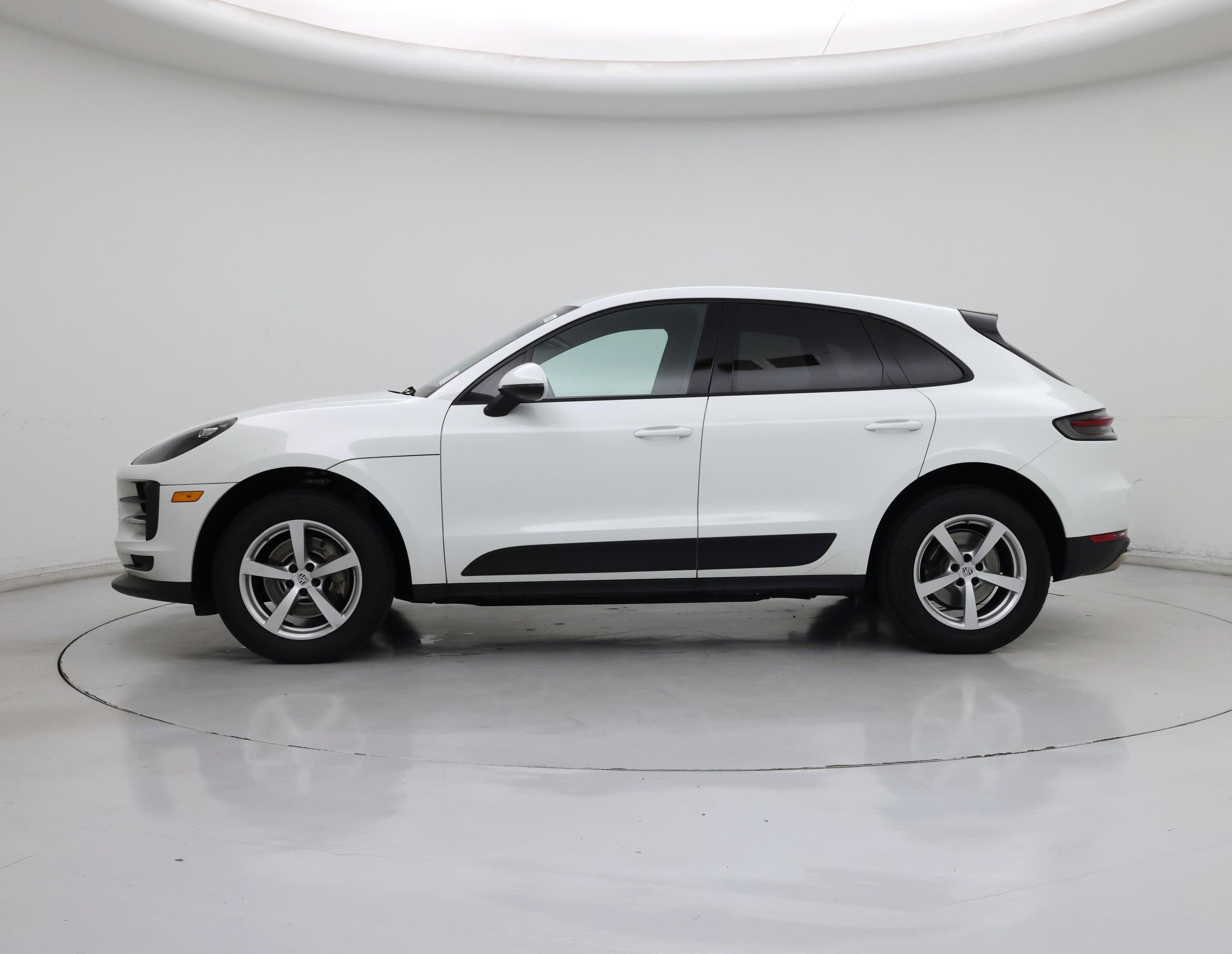 Thumbnail: 2020 Porsche Macan - 3