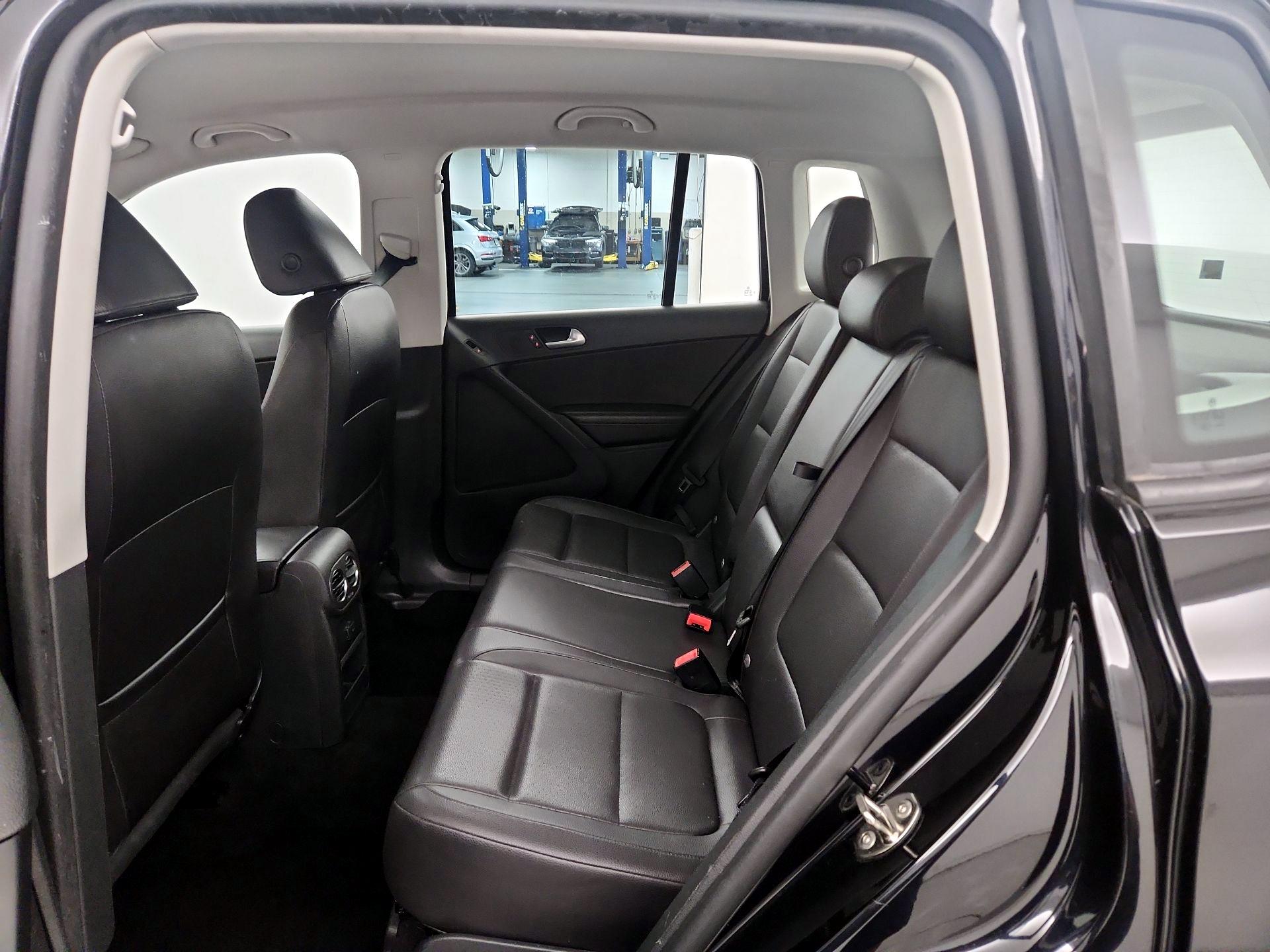 Thumbnail: 2017 Volkswagen Tiguan - 17