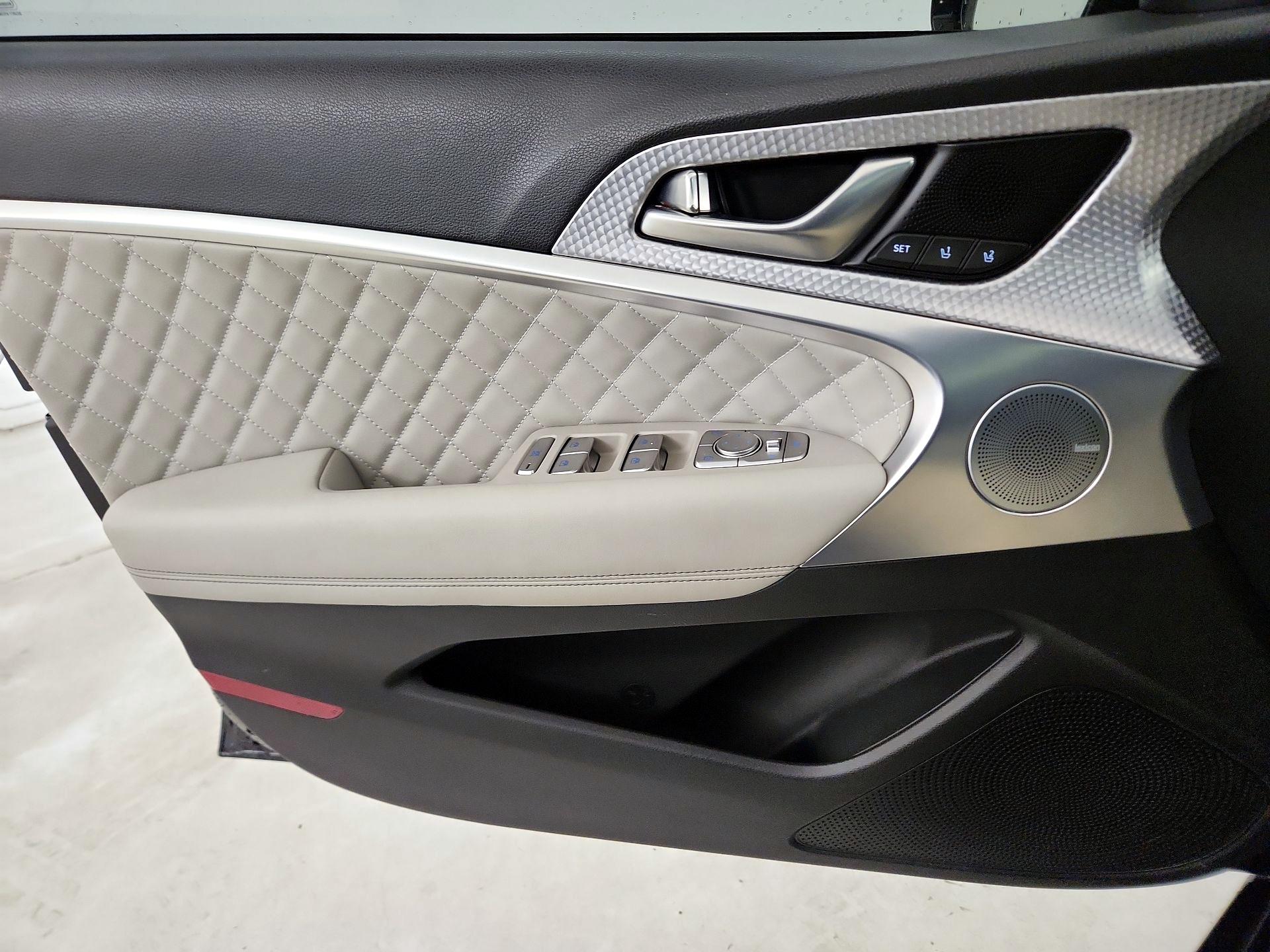 Thumbnail: 2022 Genesis G70 - 12