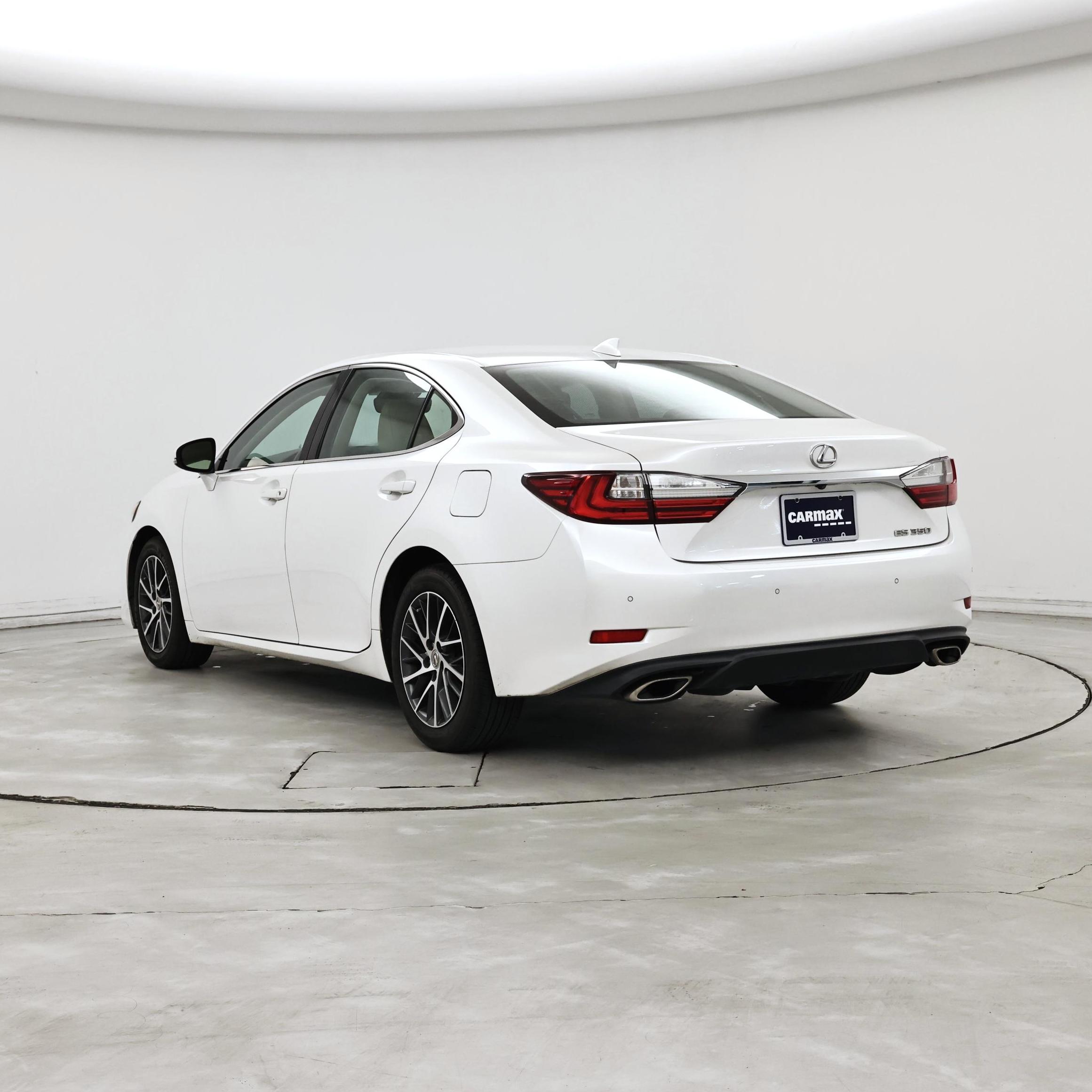 Thumbnail: 2016 Lexus ES - 2