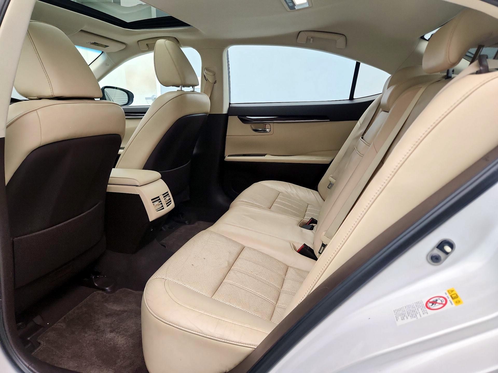 Thumbnail: 2016 Lexus ES - 20