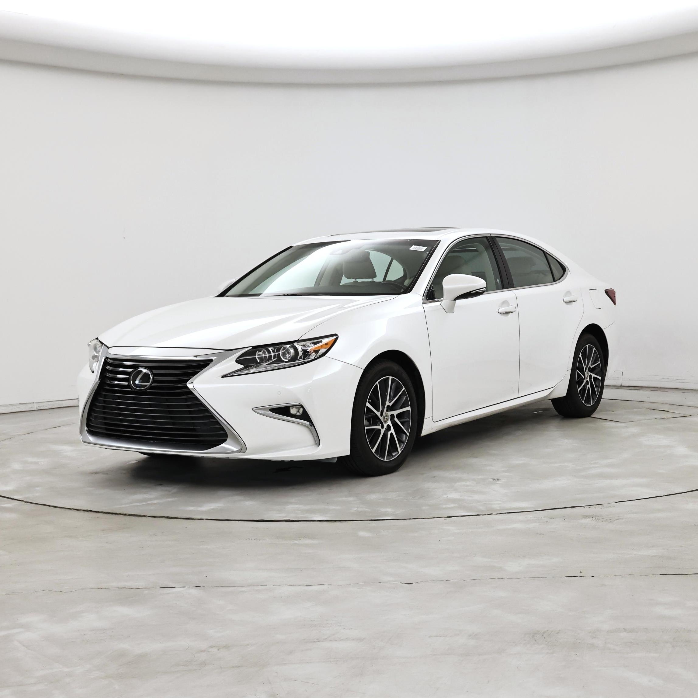 Thumbnail: 2016 Lexus ES - 4