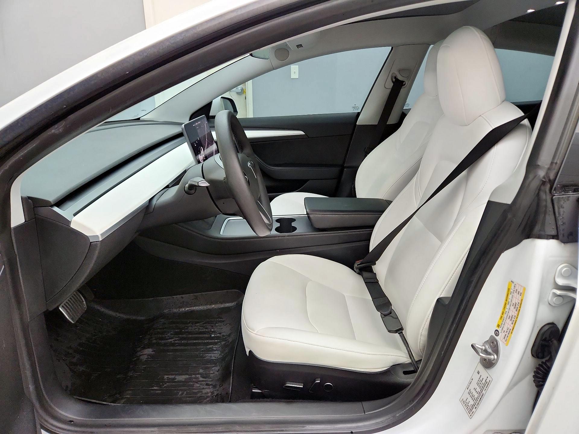 Thumbnail: 2021 Tesla Model 3 - 11