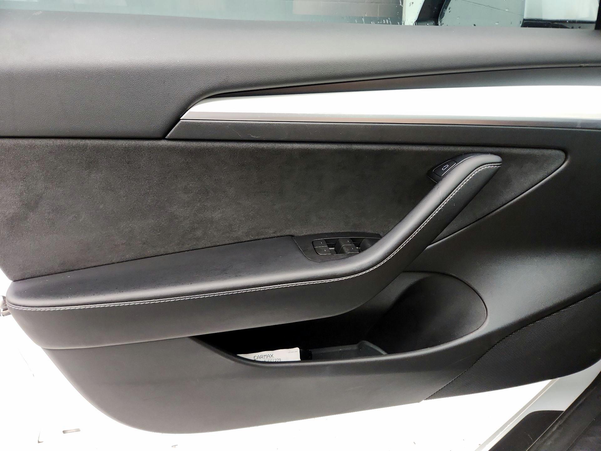 Thumbnail: 2021 Tesla Model 3 - 12