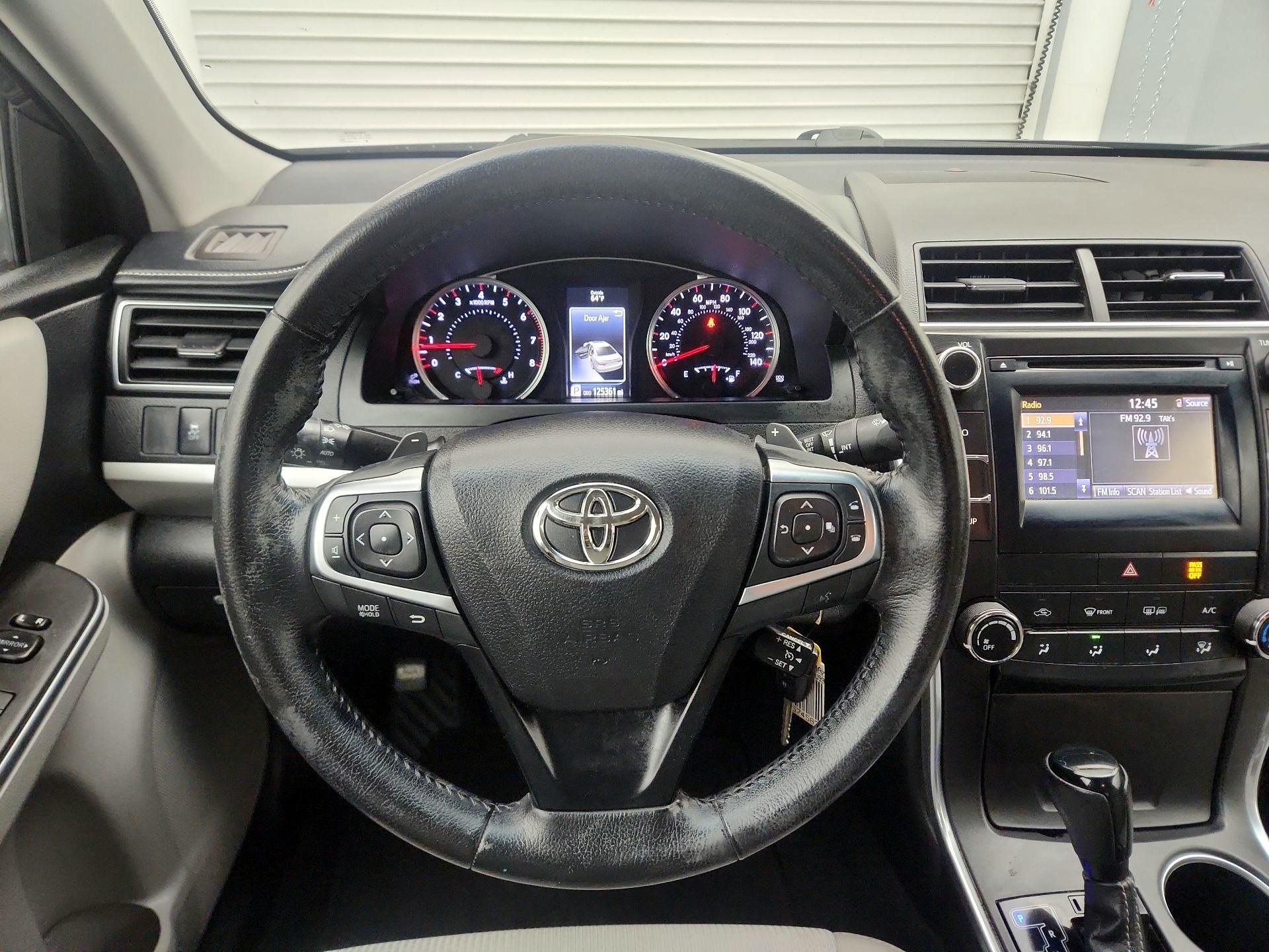 Thumbnail: 2016 Toyota Camry - 10