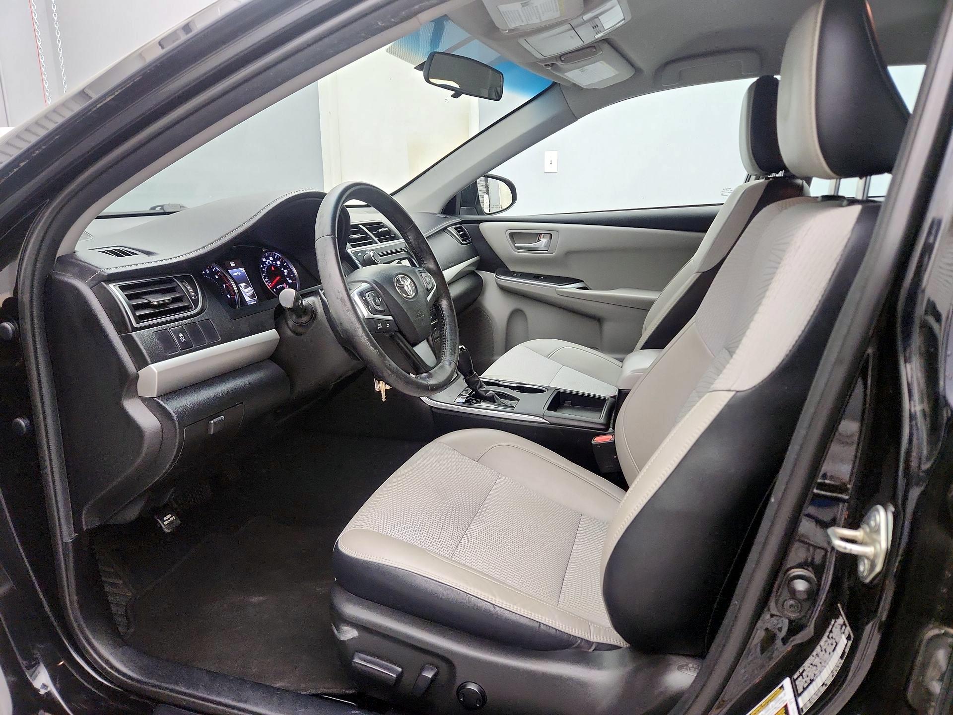 Thumbnail: 2016 Toyota Camry - 11