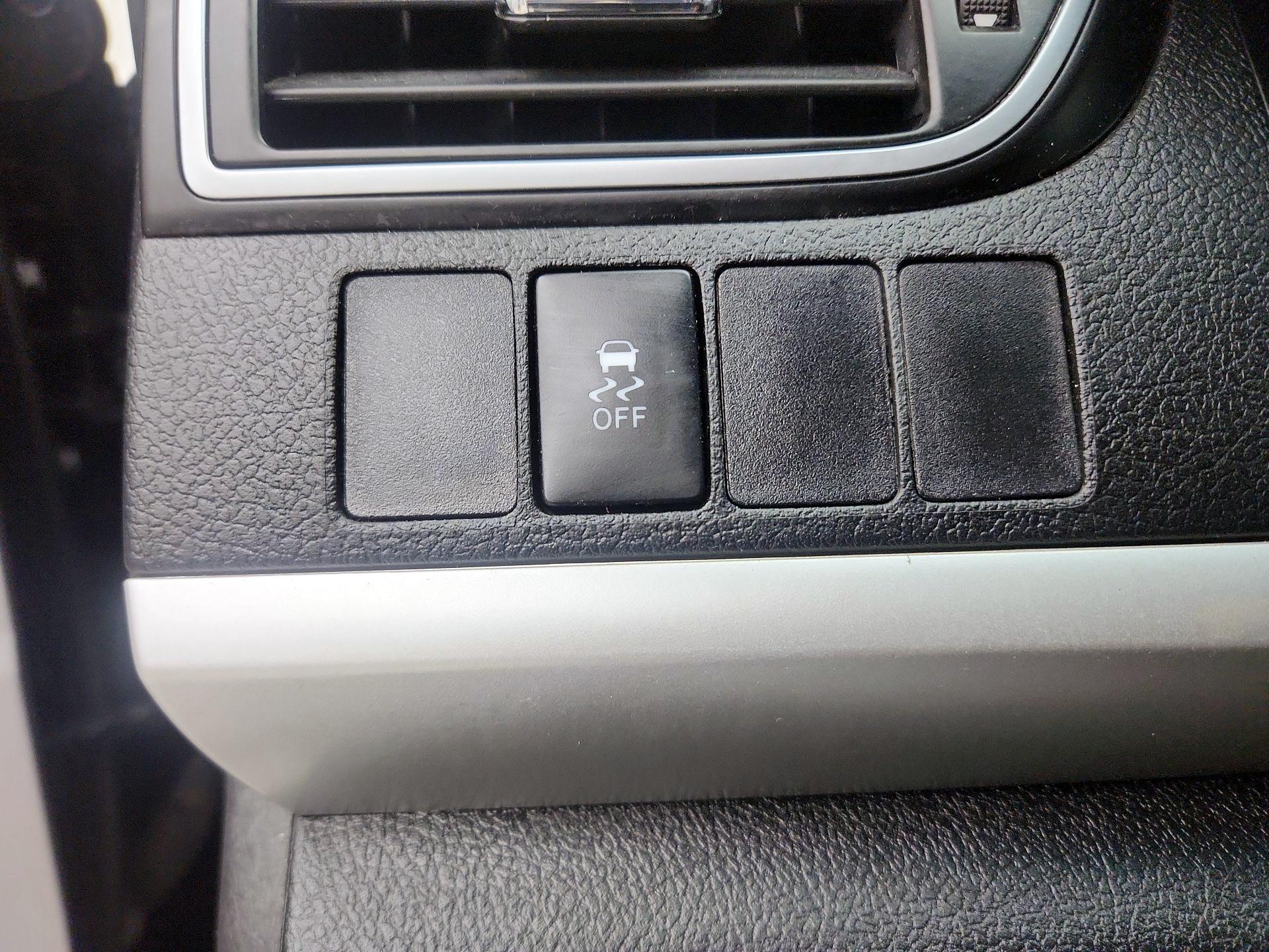 Thumbnail: 2016 Toyota Camry - 13