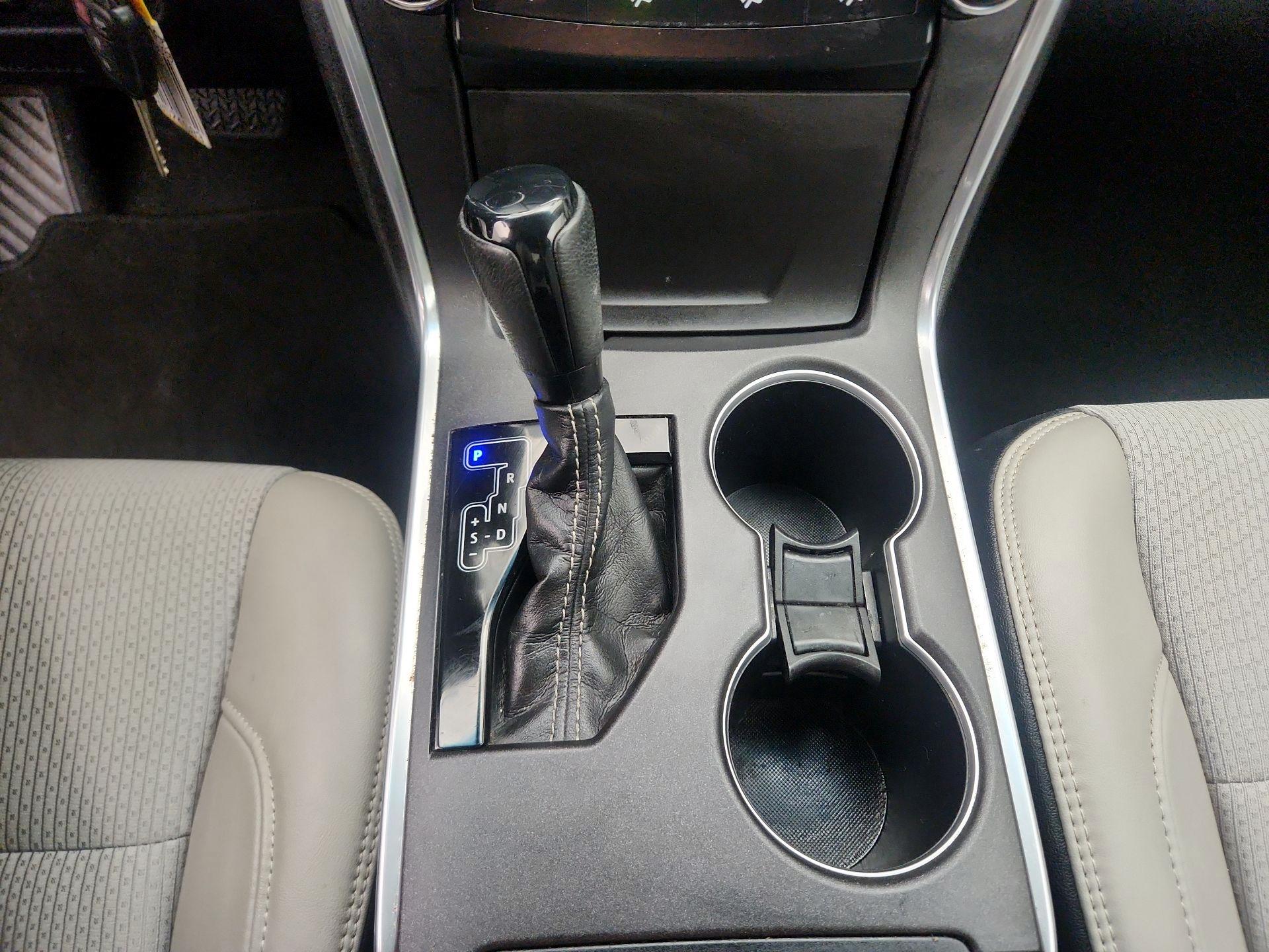 Thumbnail: 2016 Toyota Camry - 17