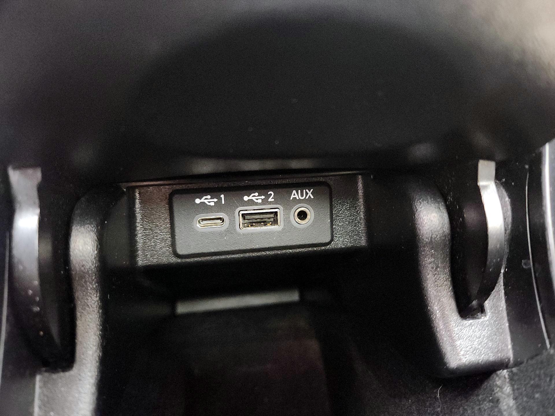 Thumbnail: 2020 Nissan Maxima - 19