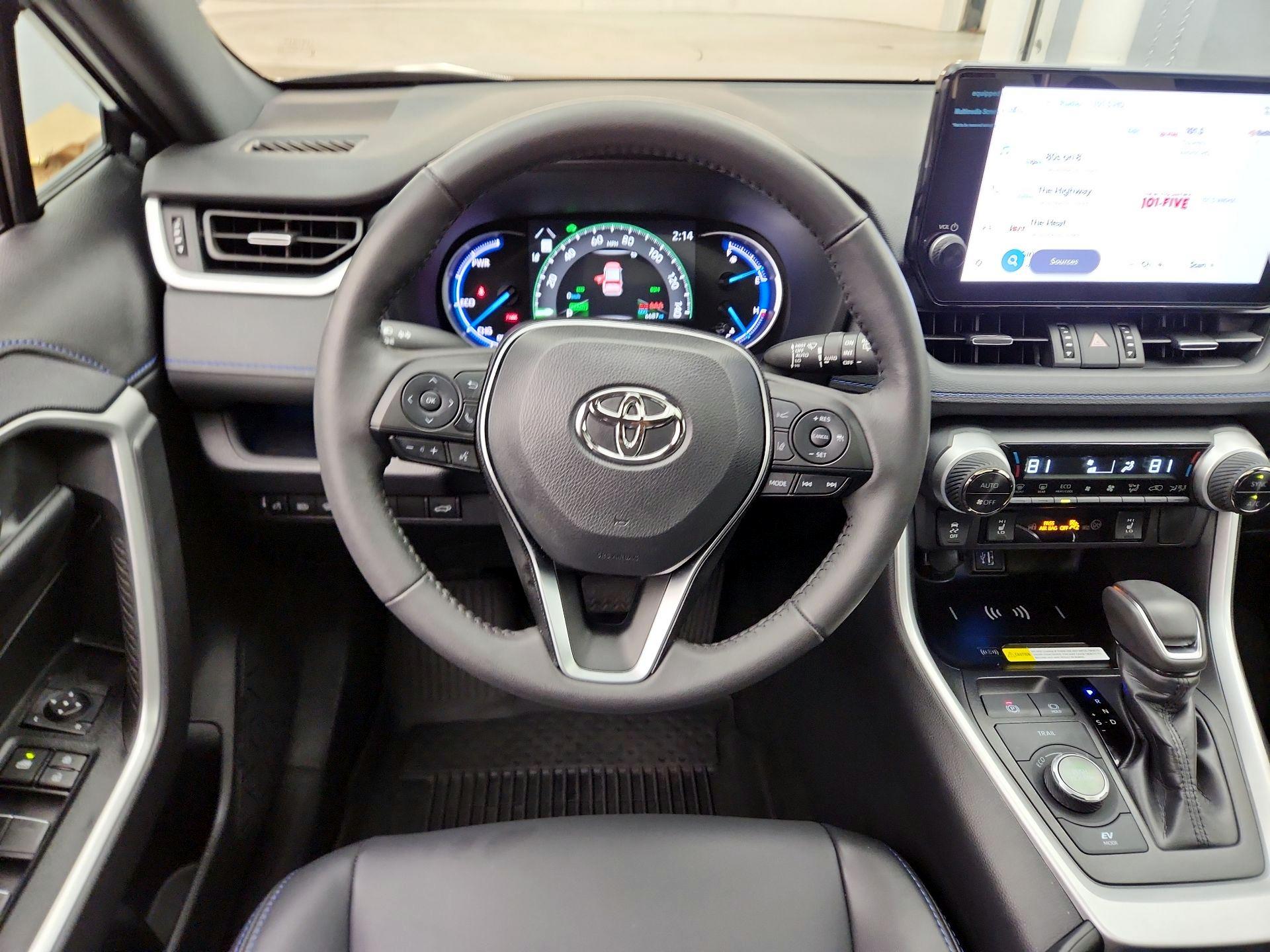 Thumbnail: 2025 Toyota RAV4 - 10